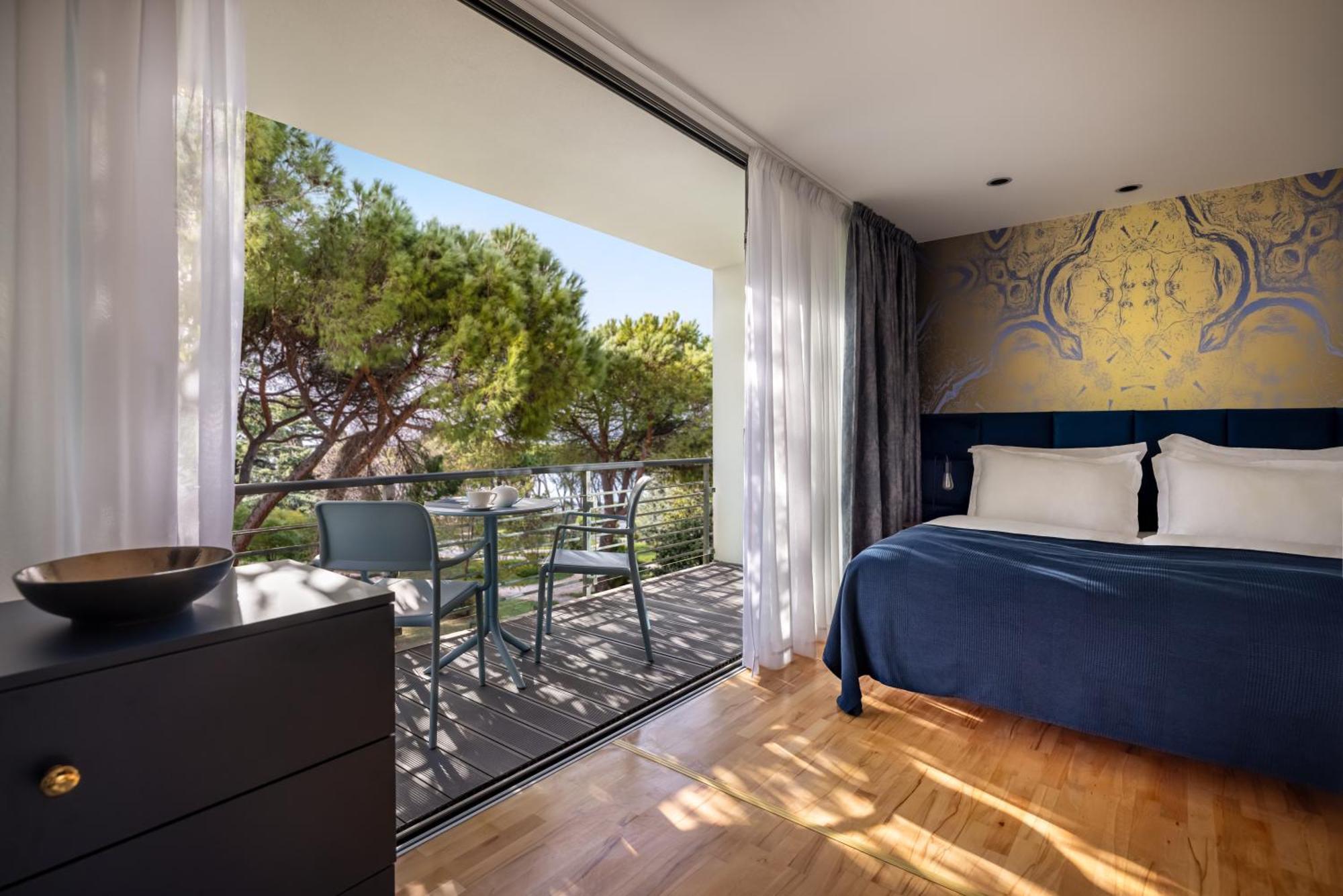 Superior Double Room with Balcony