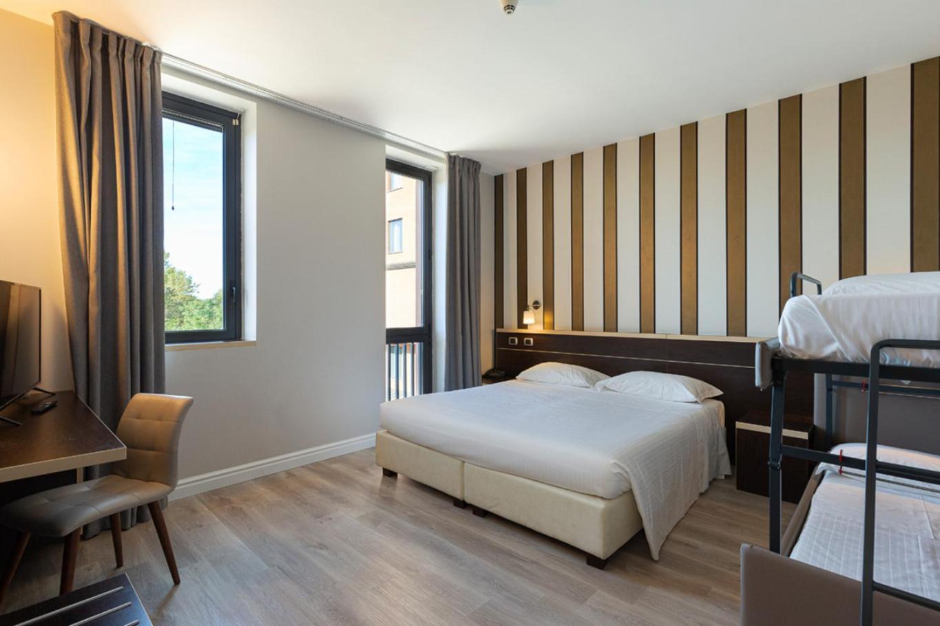 Deluxe Quadruple Room