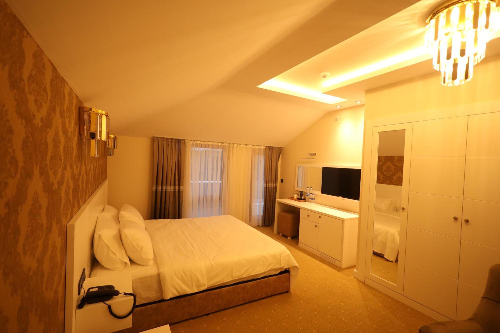 King Suite with Spa Bath