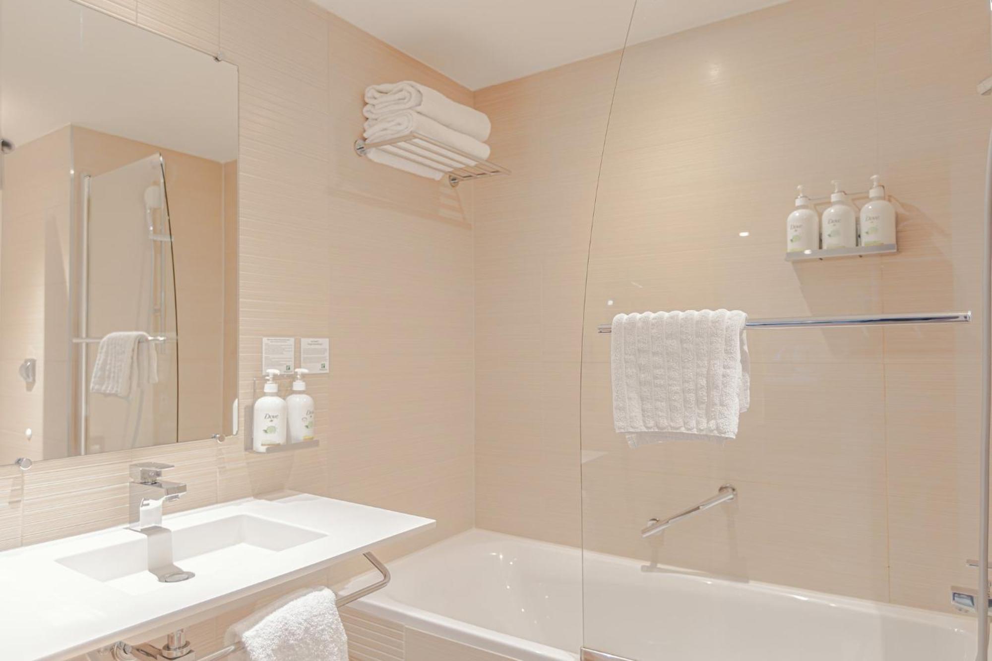 Premium Queen Room