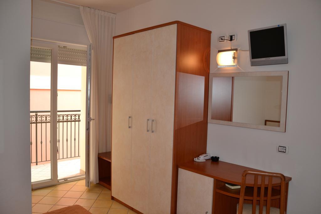 Quadruple Room,205955047:JPEG