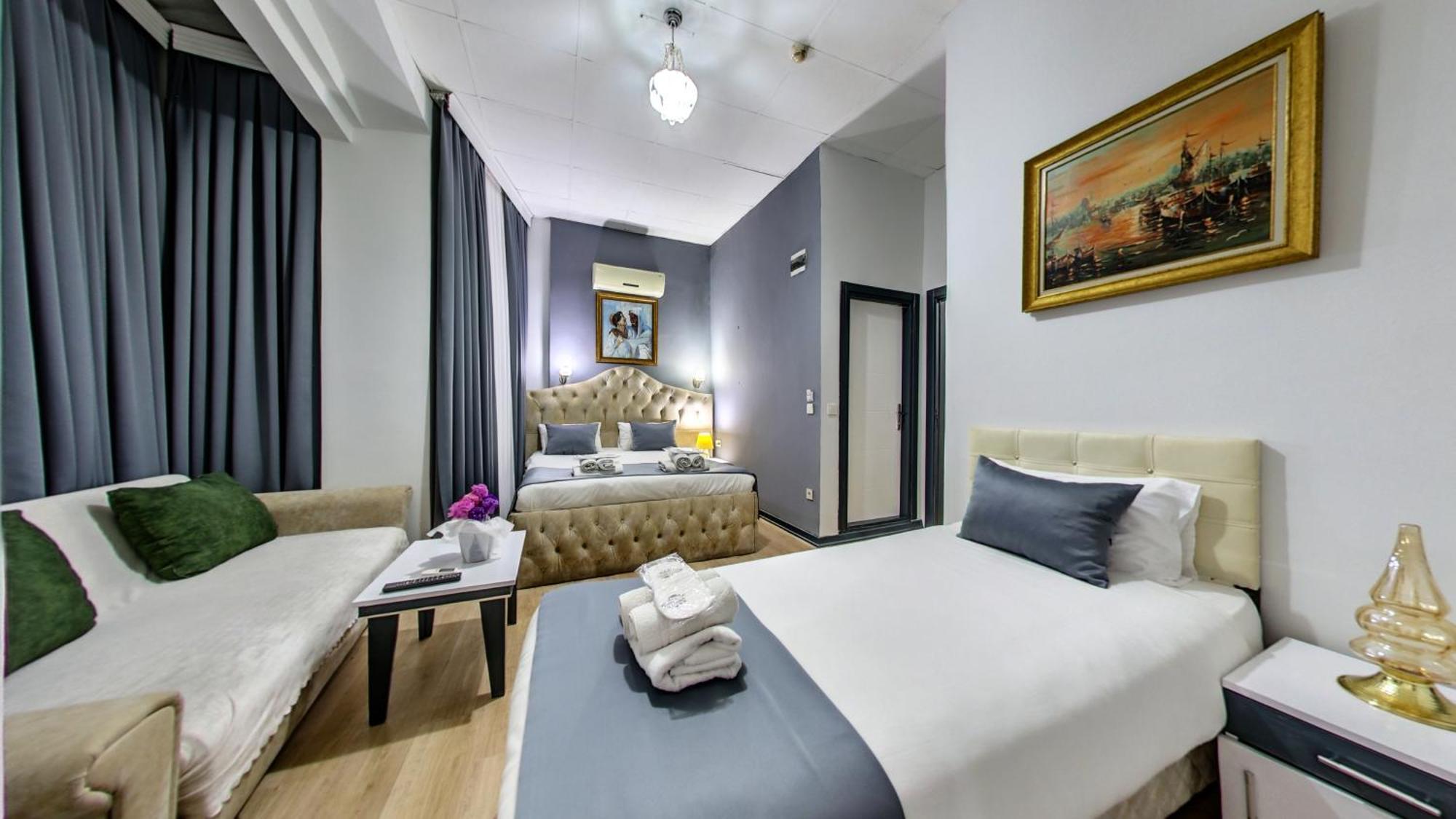 Deluxe Queen Suite