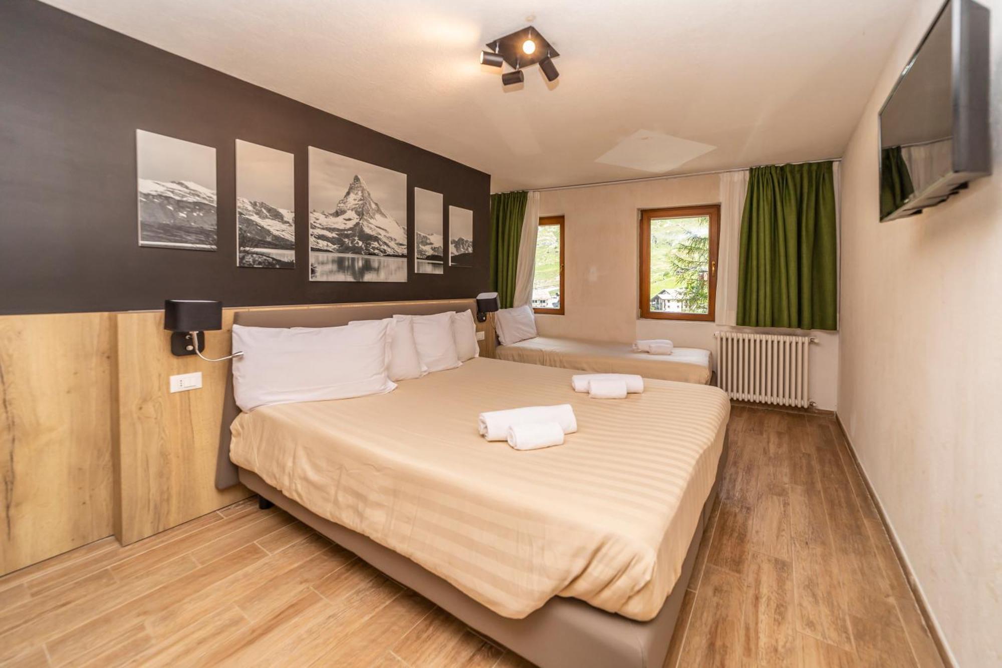 Triple Room,1588377382:JPEG