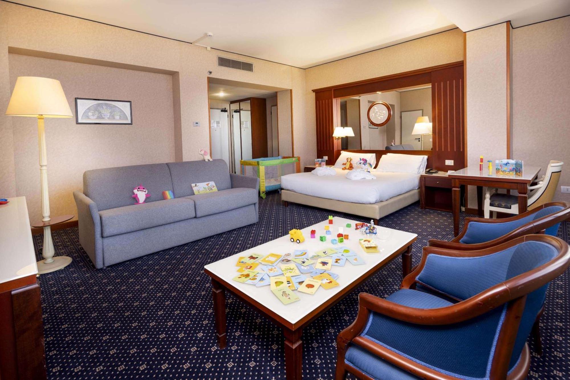 Quadruple Room King Bed