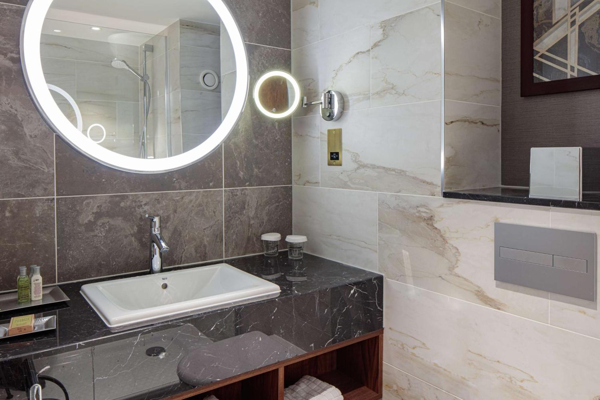 Executive Zimmer mit Kingsize-Bett - Zugang zur Lounge