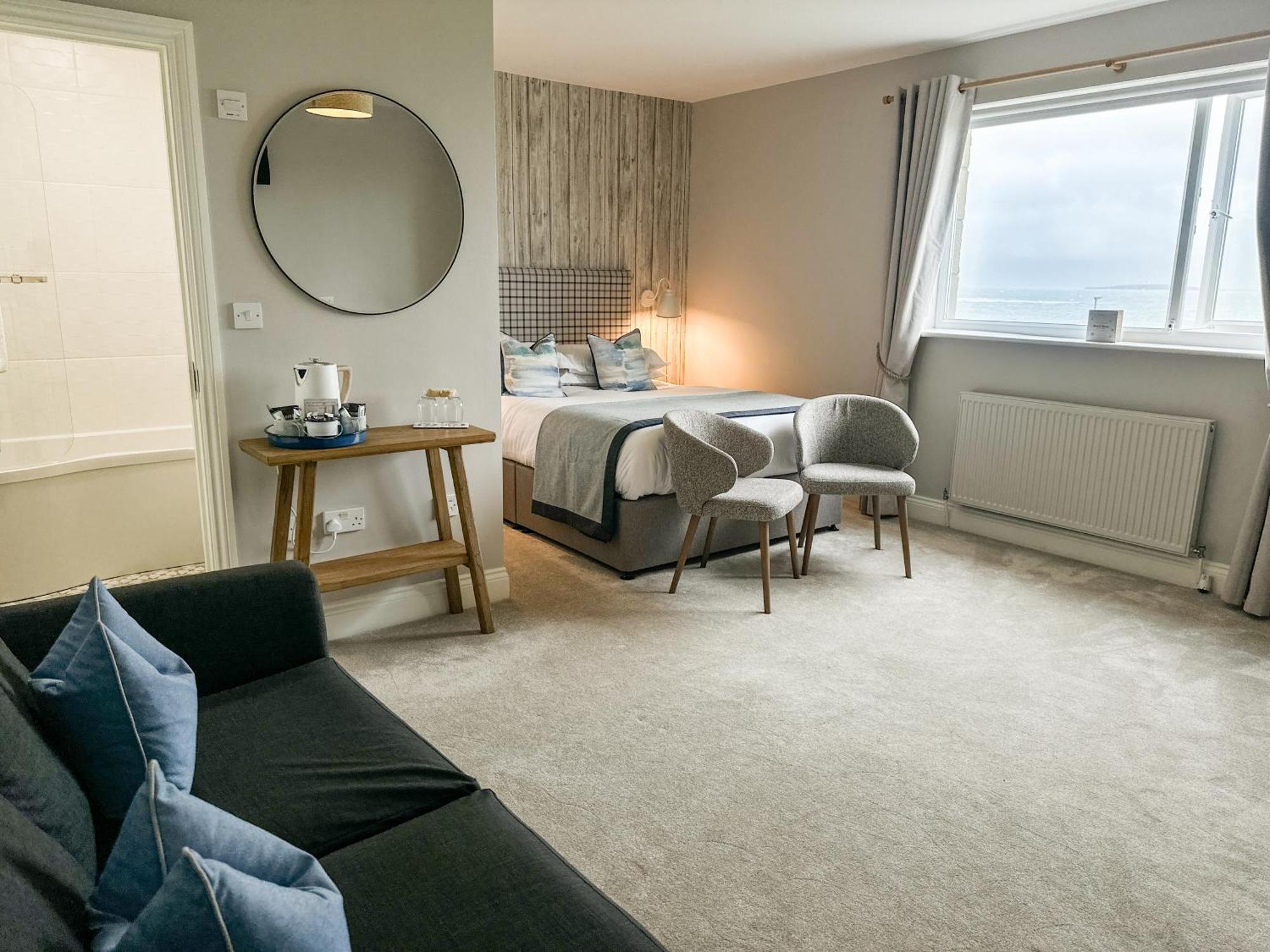 Deluxe Sea View Room with Double Sofa