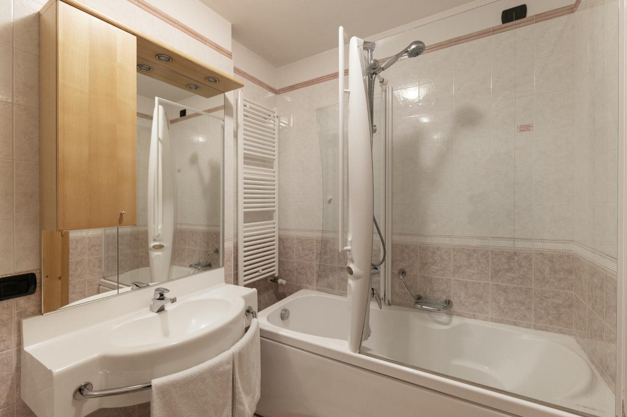 Doppelzimmer mit Balkon