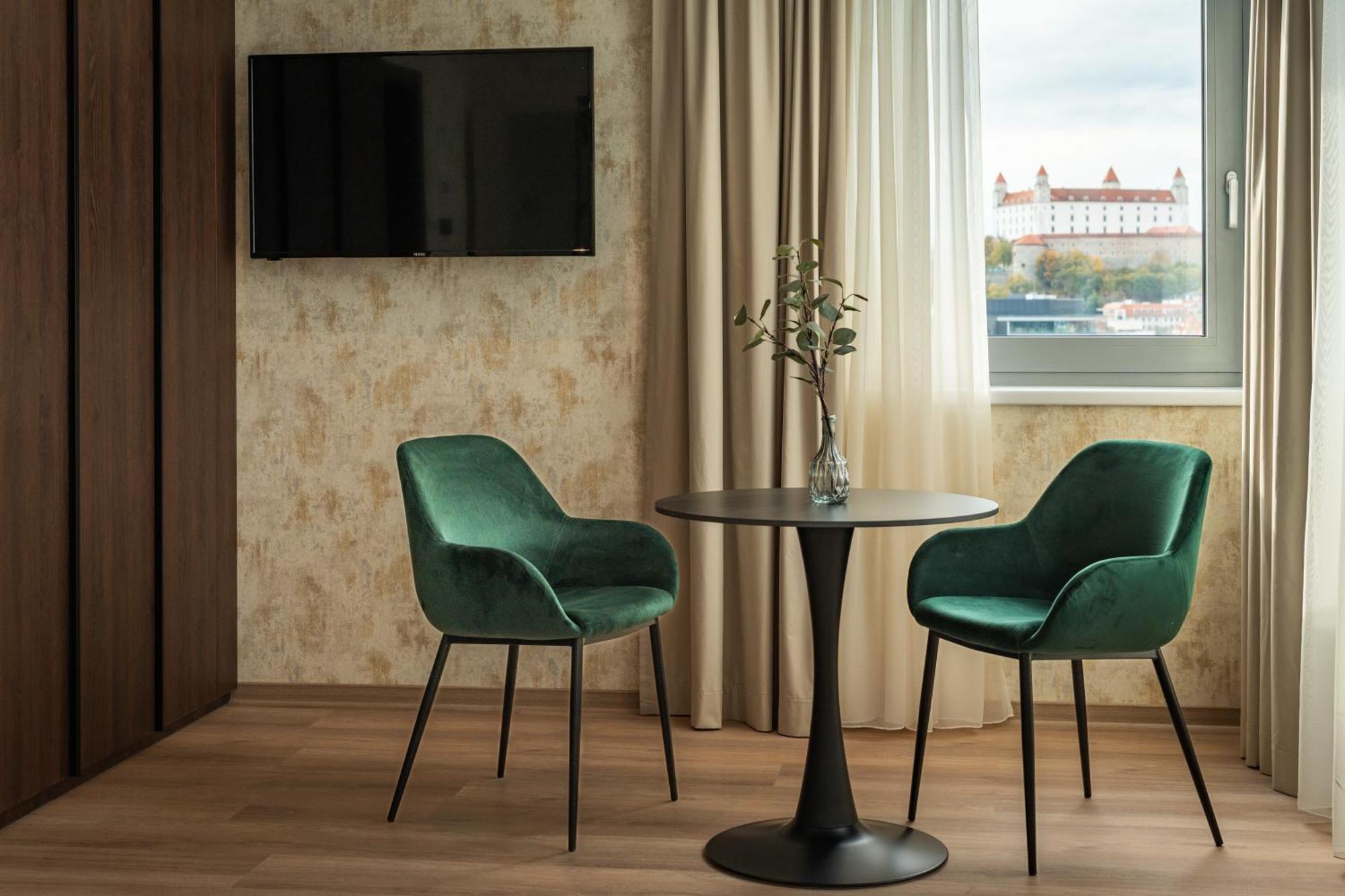 Deluxe Double or Twin Room City View
