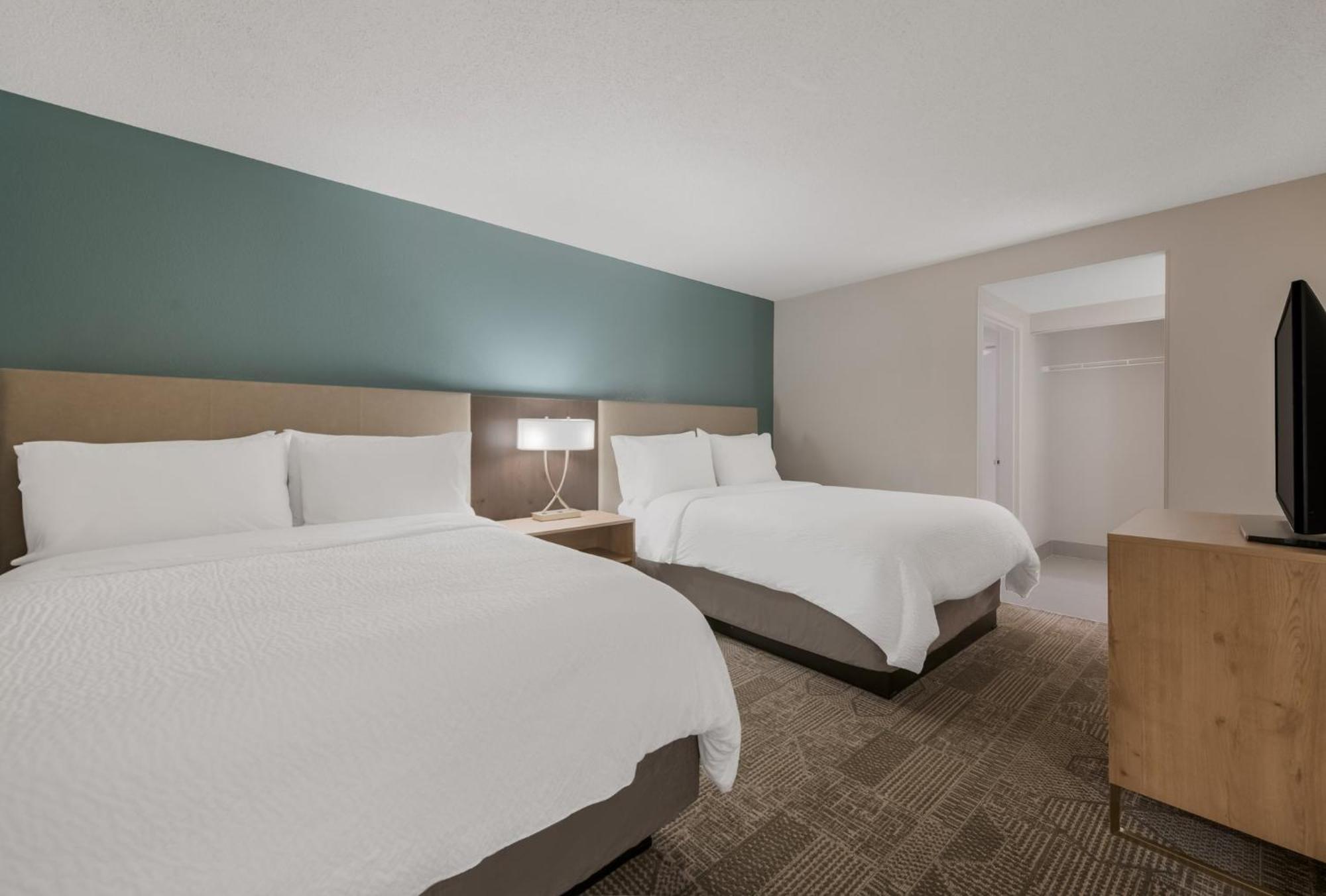 Two-Bedroom Suite Disability Access Tub Non-Smoking