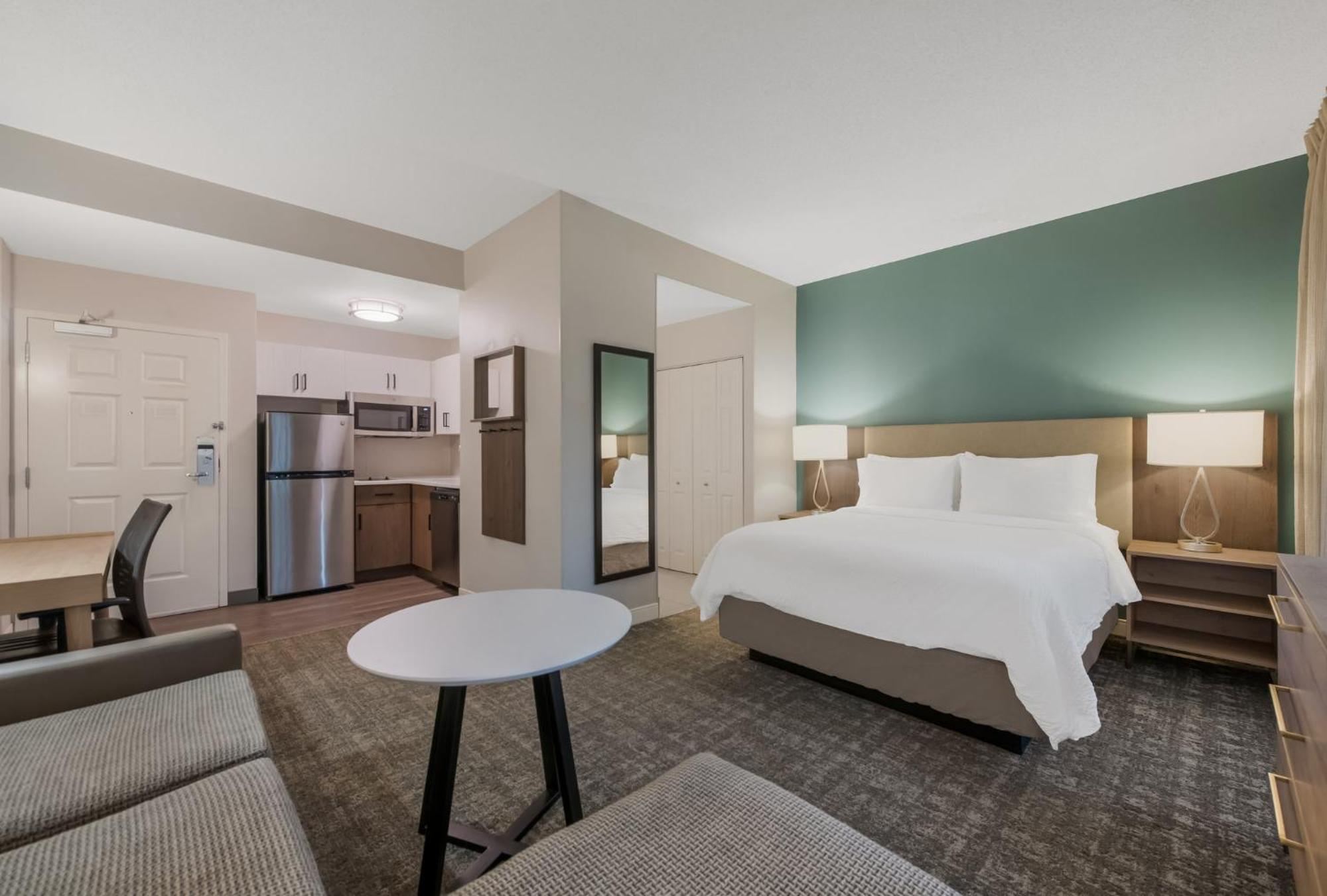Queen Studio Suite
