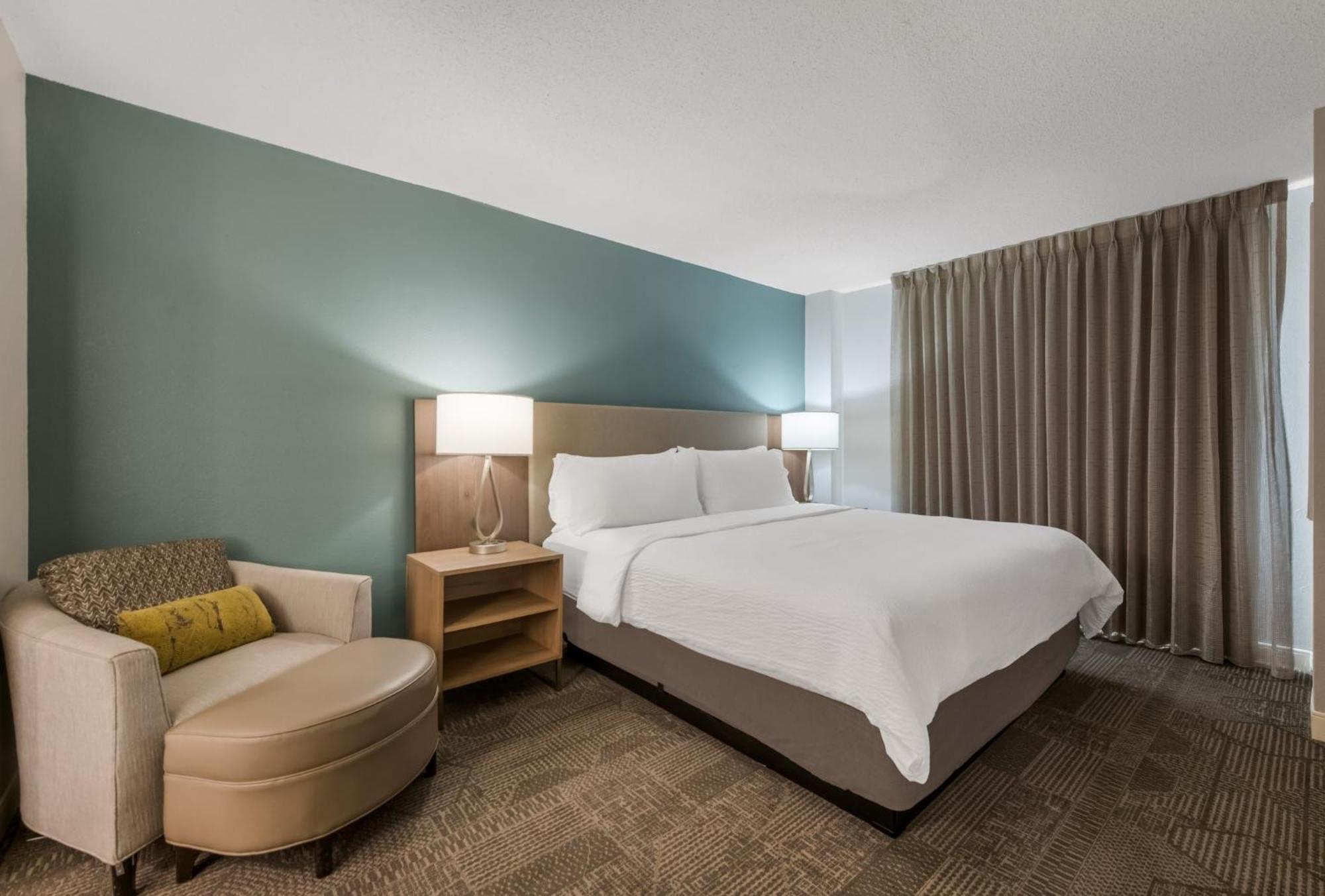 Two-Bedroom Suite Disability Access Tub Non-Smoking