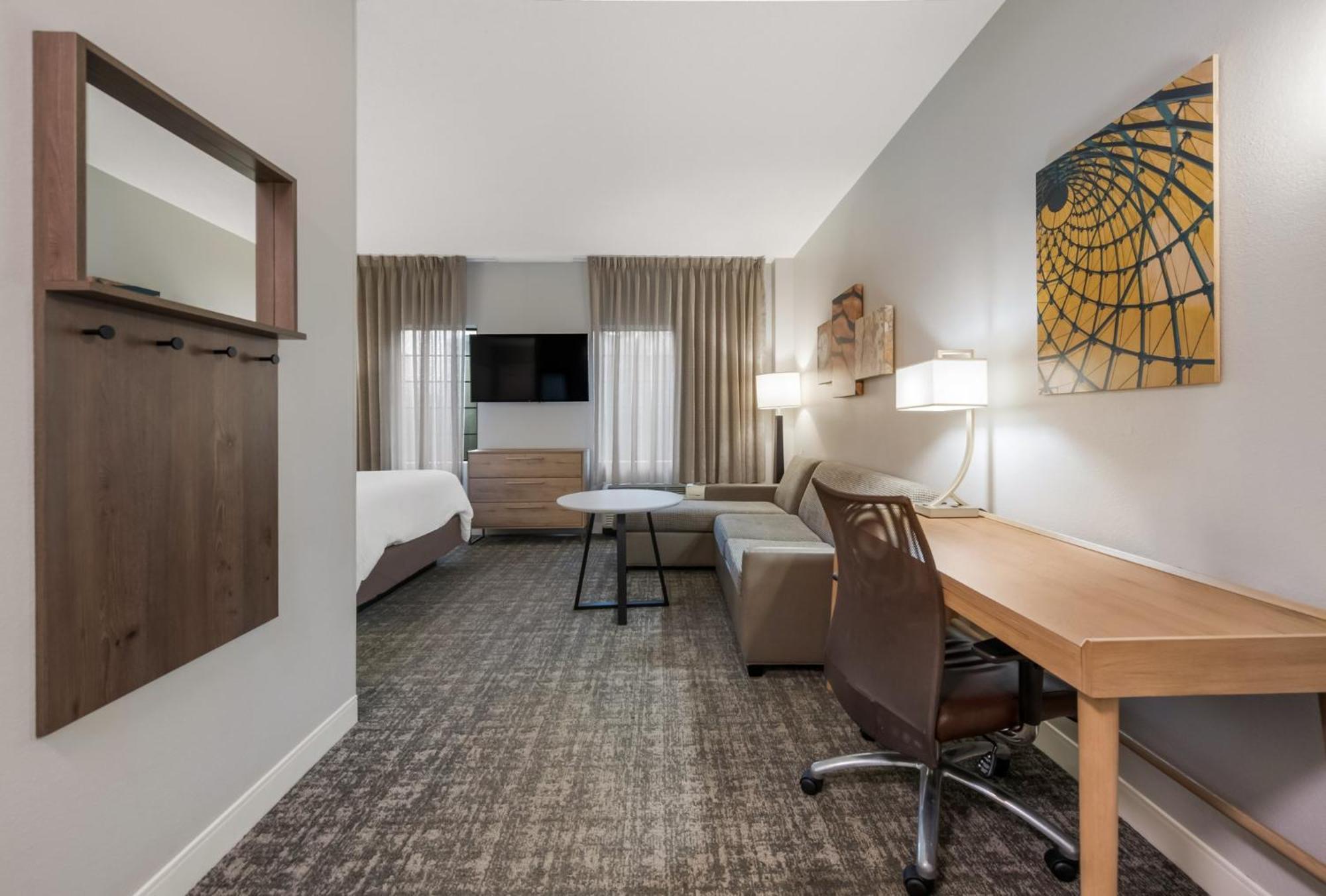 Queen Studio Suite