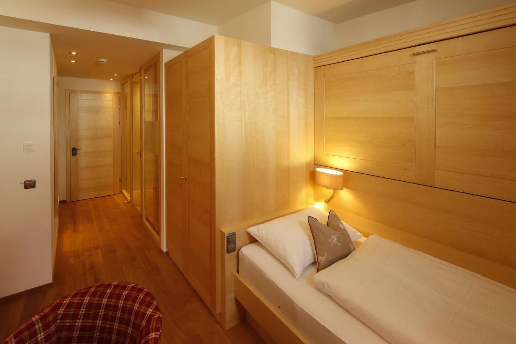 Superior Double Room,507365643:JPEG