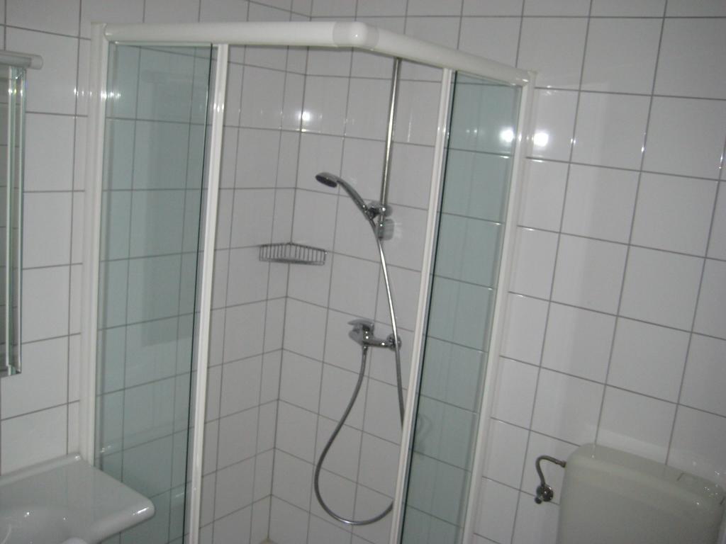 Single Room,544694484:JPEG