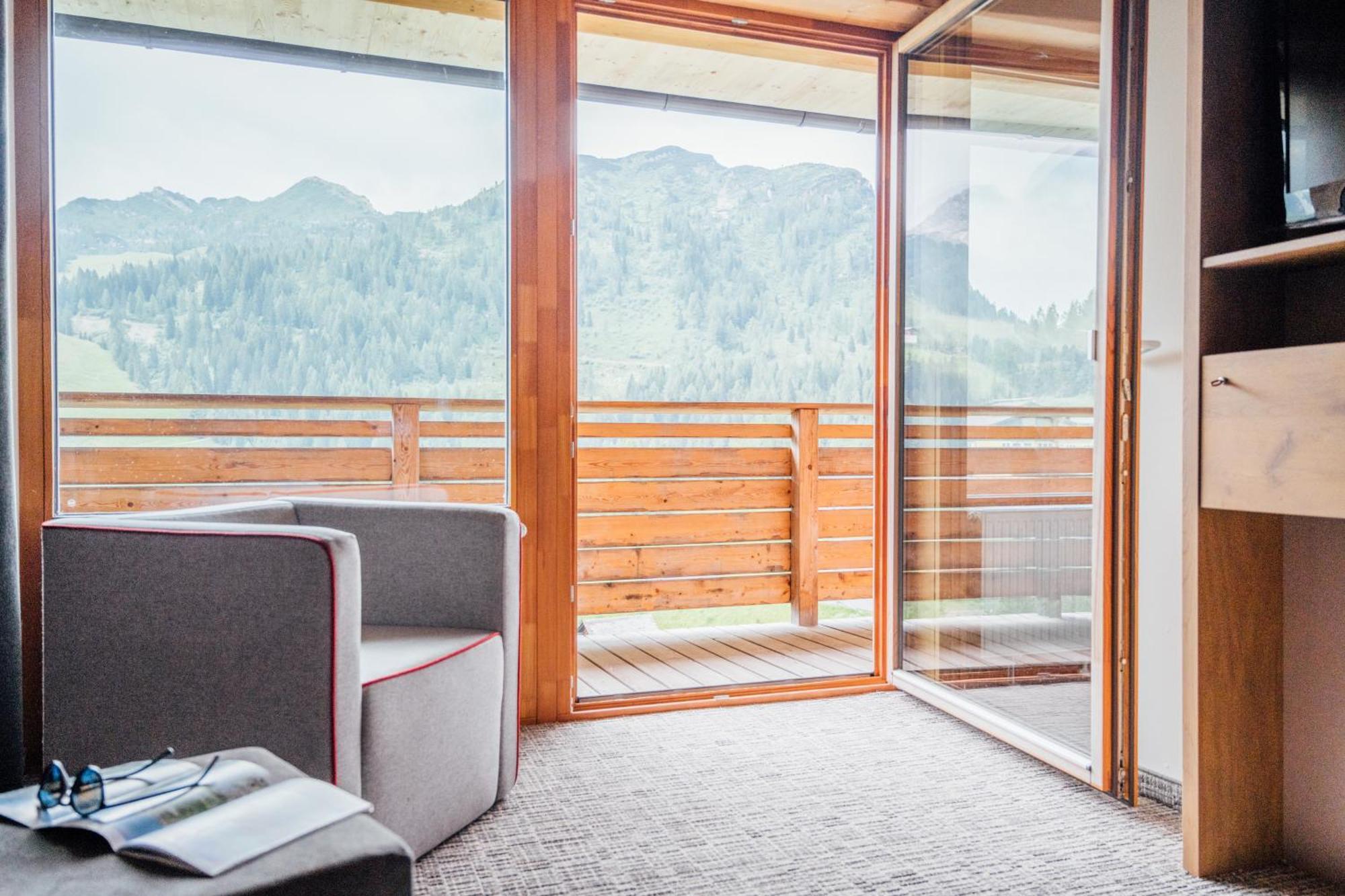 Family Room Comfort with Mountain View and Balcony