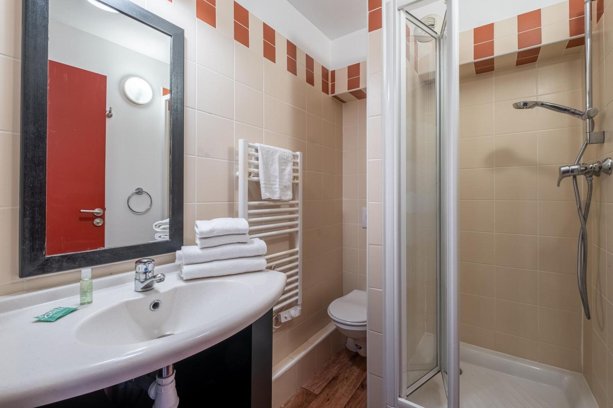 Superior Three-Bedroom Apartment,1540612534:JPEG