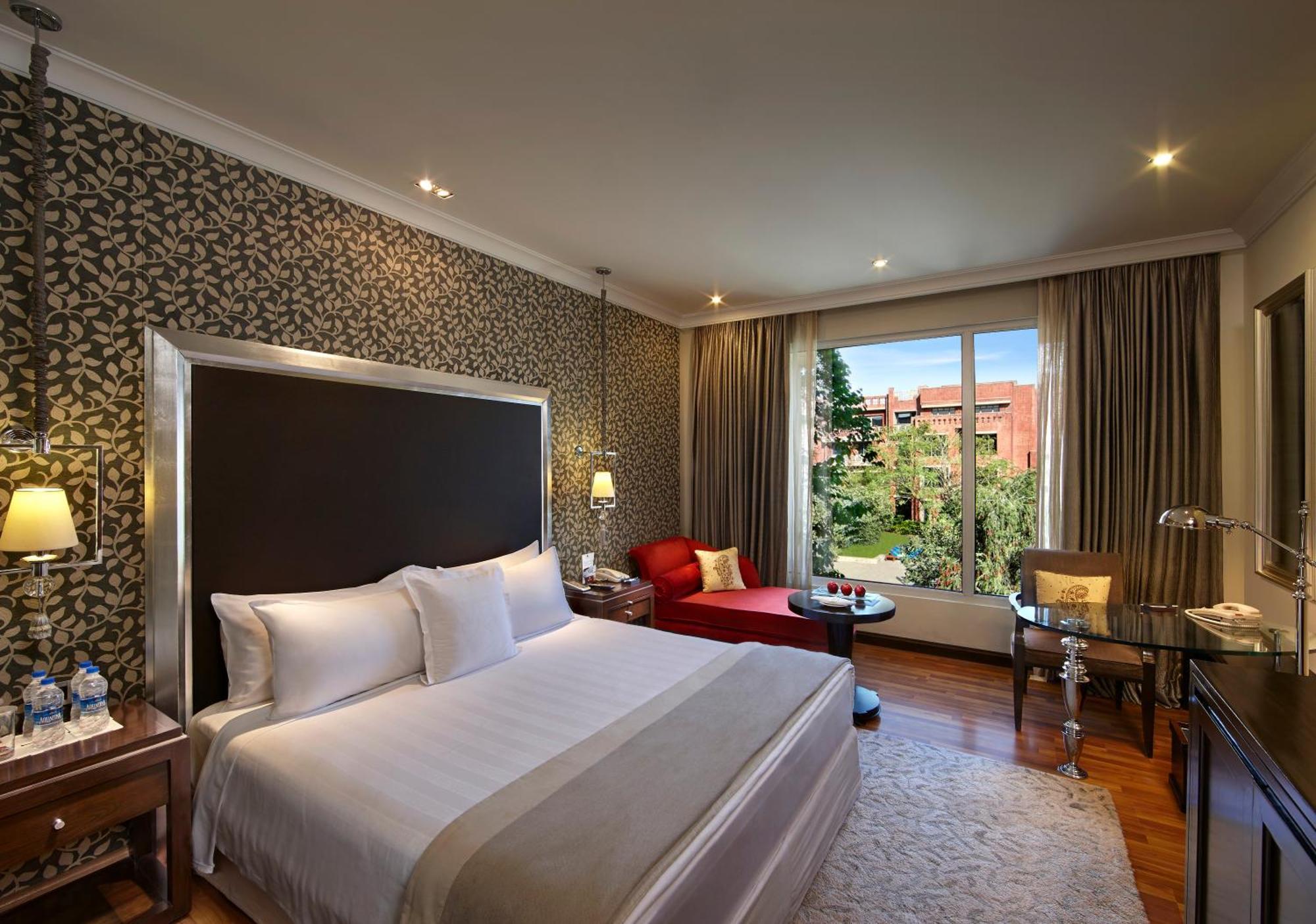 Rajputana Royale, Club lounge access,Double Pool view