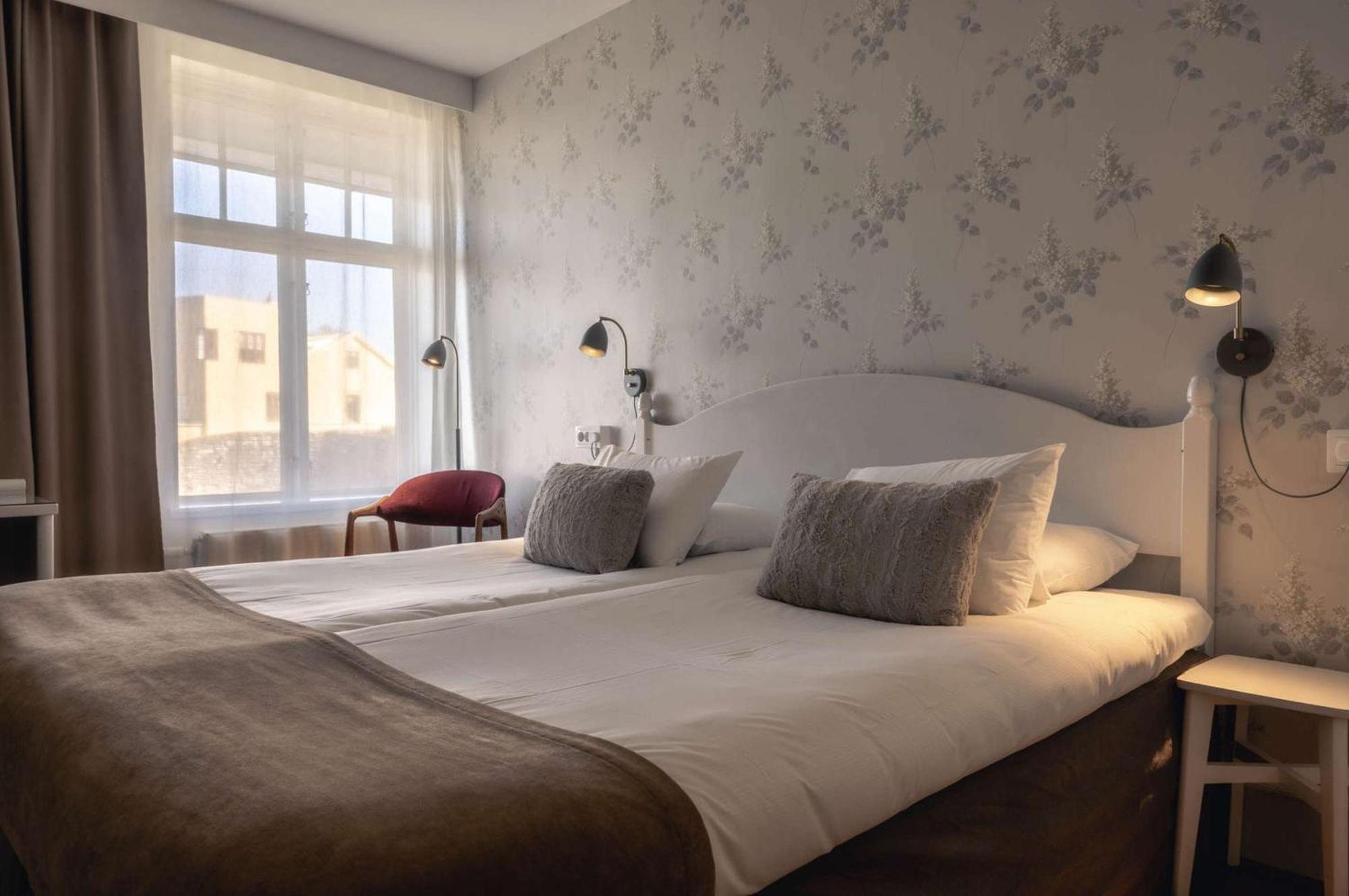 Standard Twin Room with Sea View - Non-Smoking