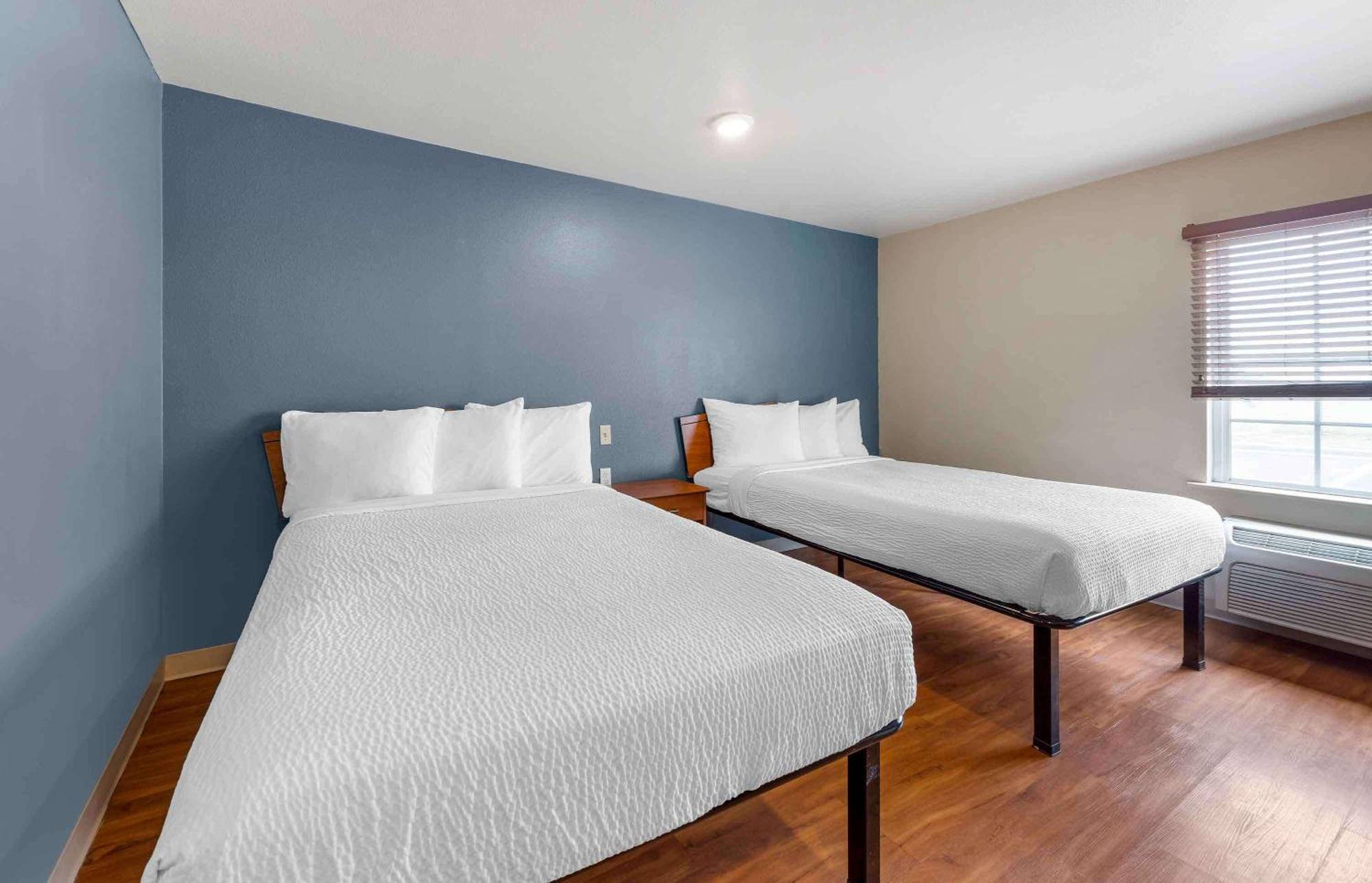 2 Full Beds 