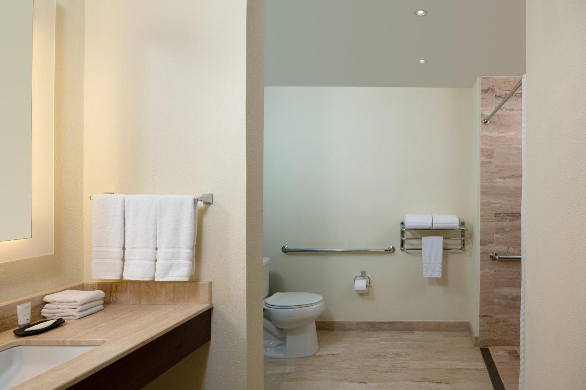 Chambre Traditionnelle avec 2 Lits Doubles - Vue sur Mer