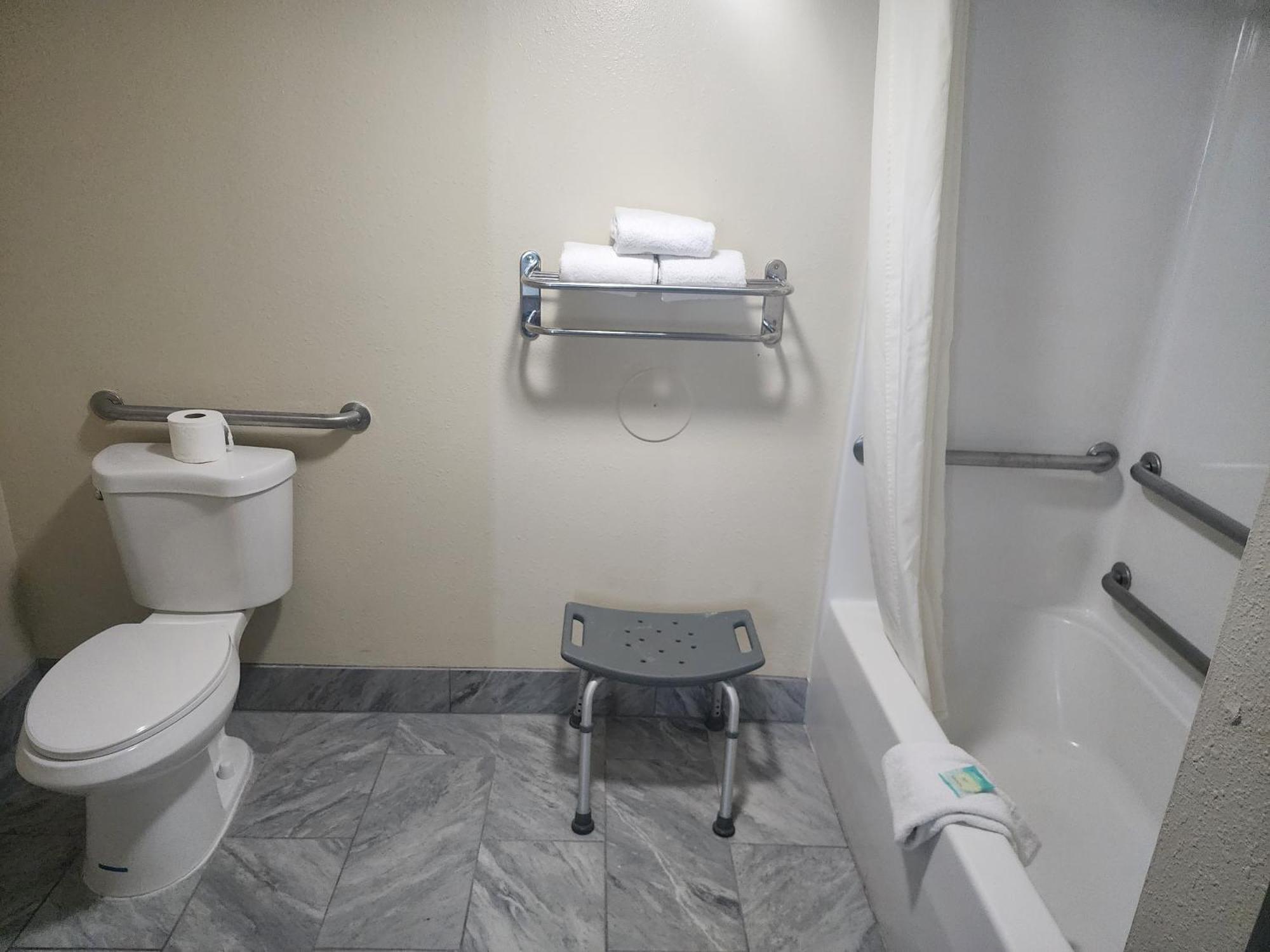 King Room - Mobility Access/Non-Smoking