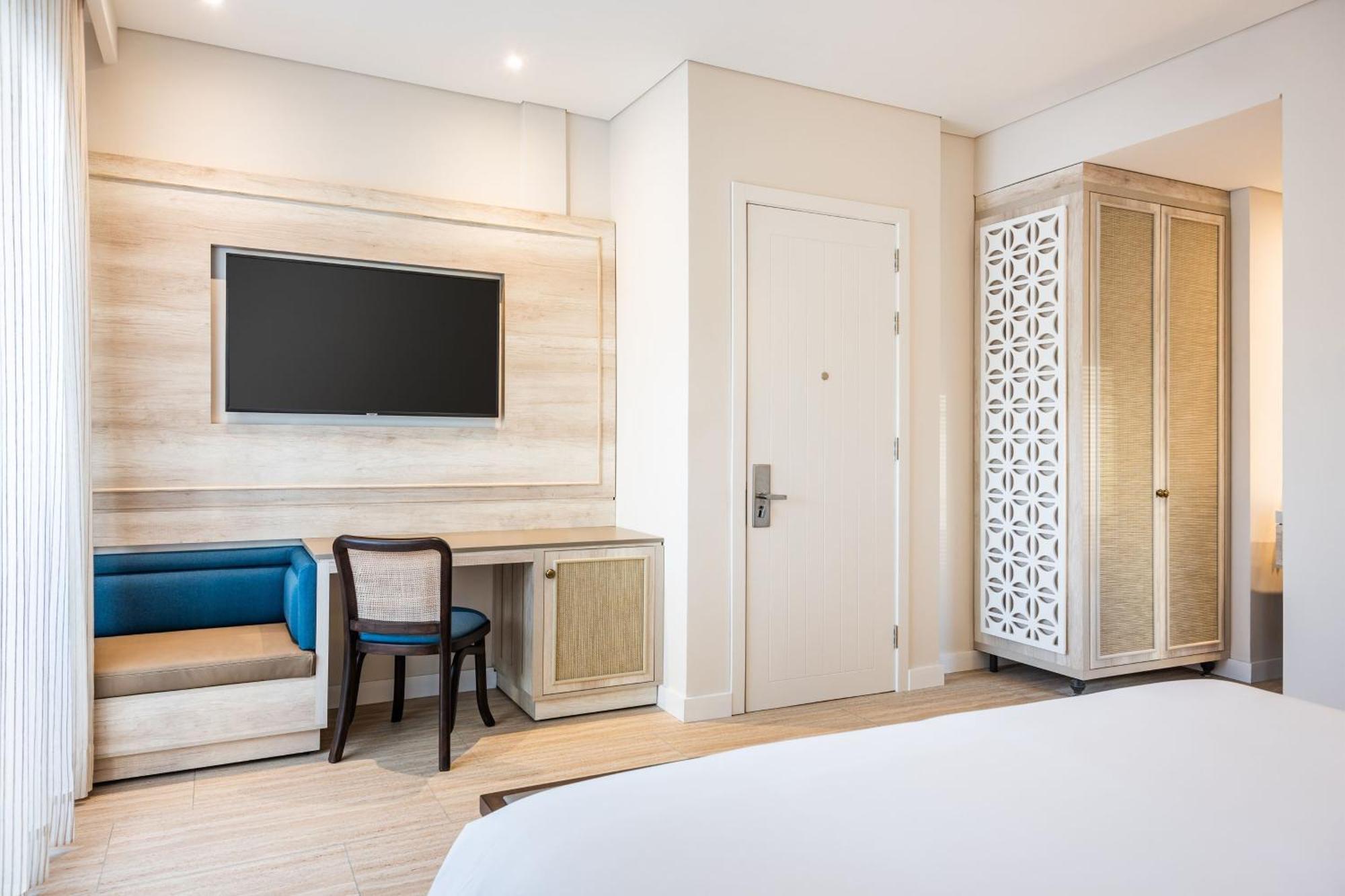 Deluxe King Room Guest room 1 King