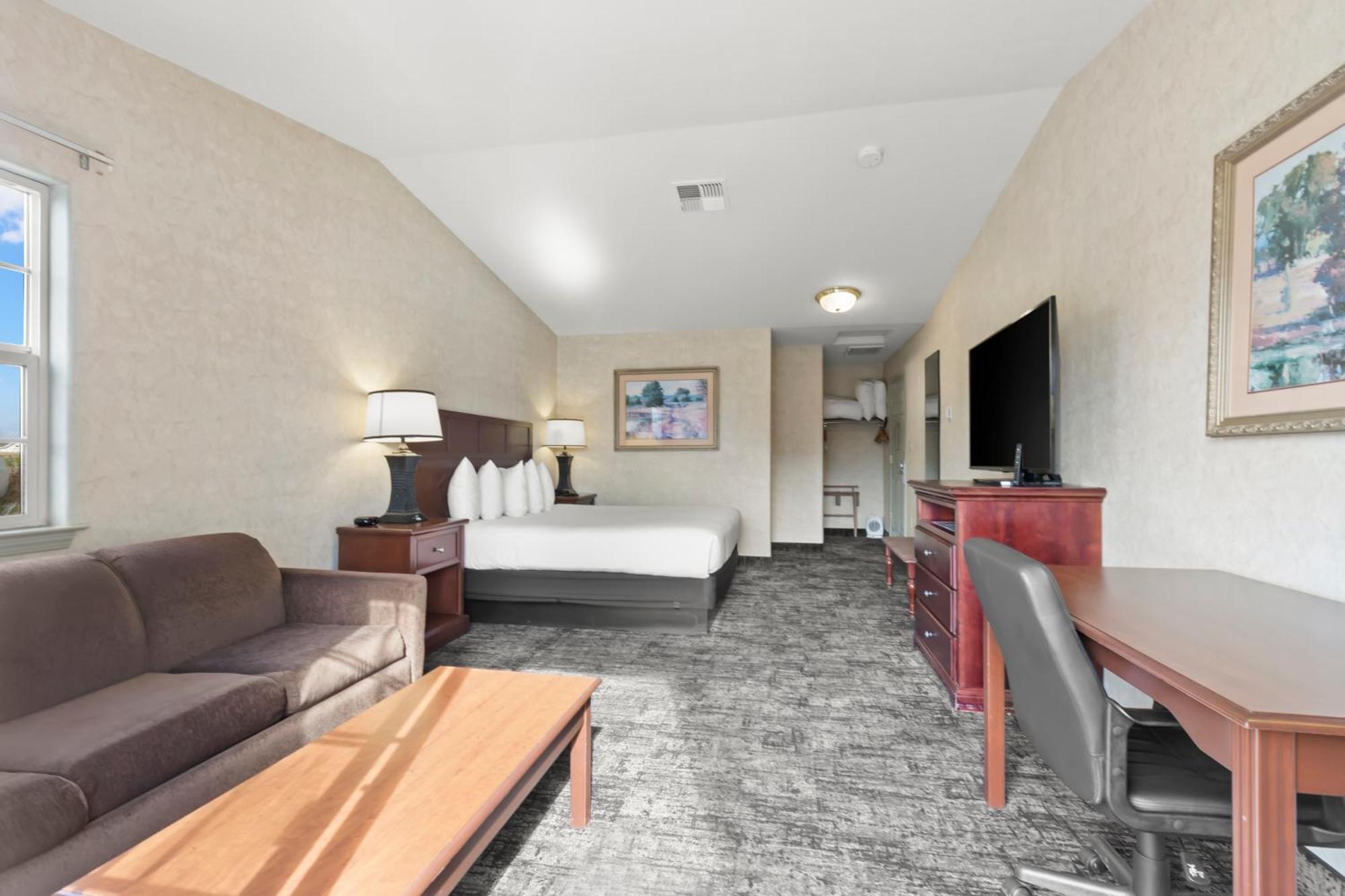 Premium King with Balcony Estuary View