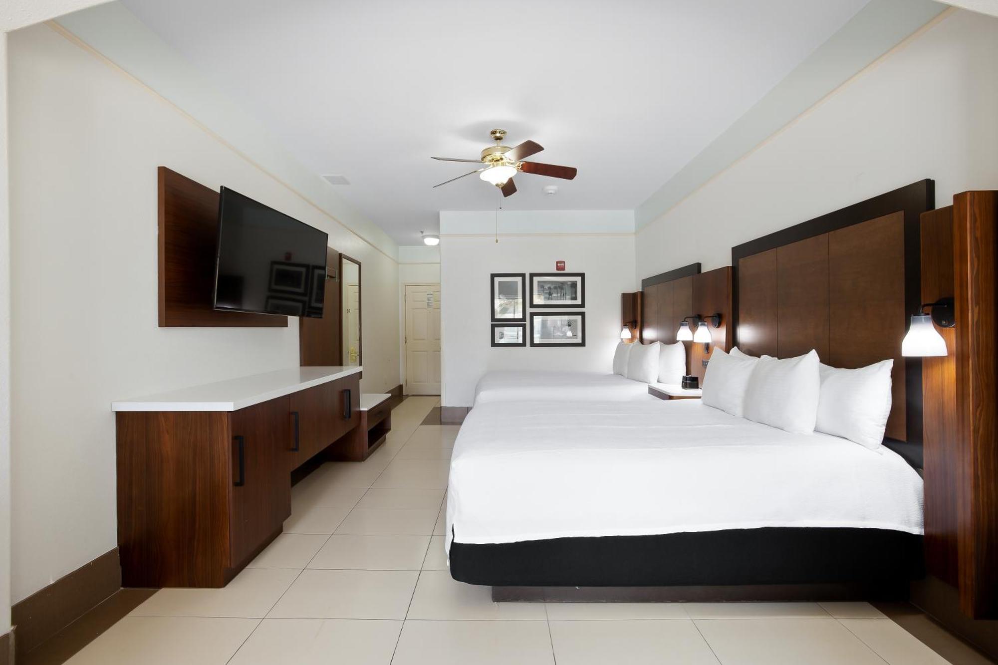 Double Room with Balcony and Sea View