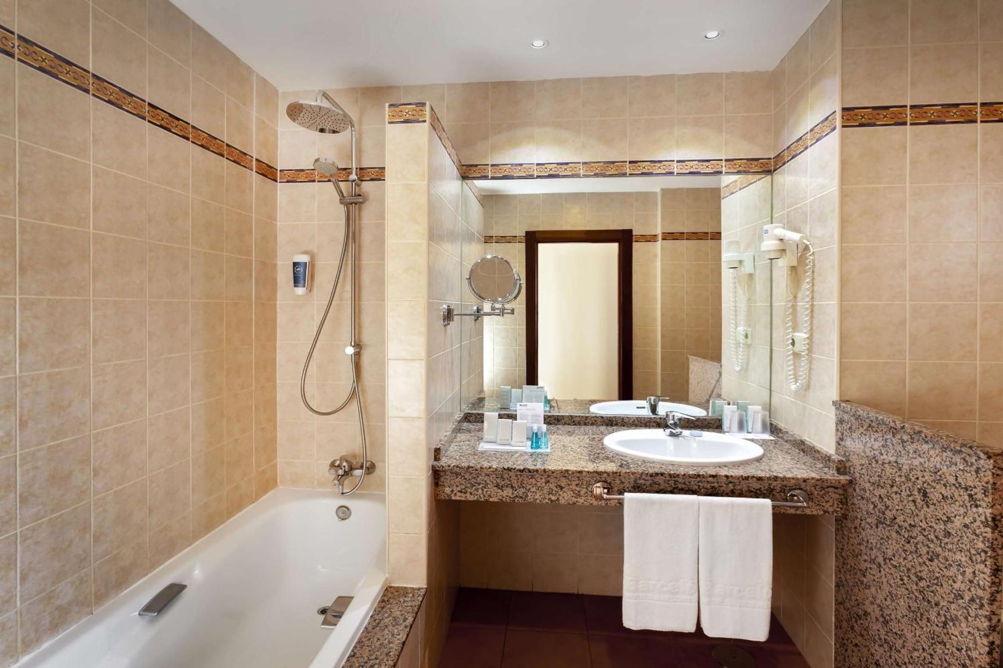 Quarto Familiar com Vista Mar