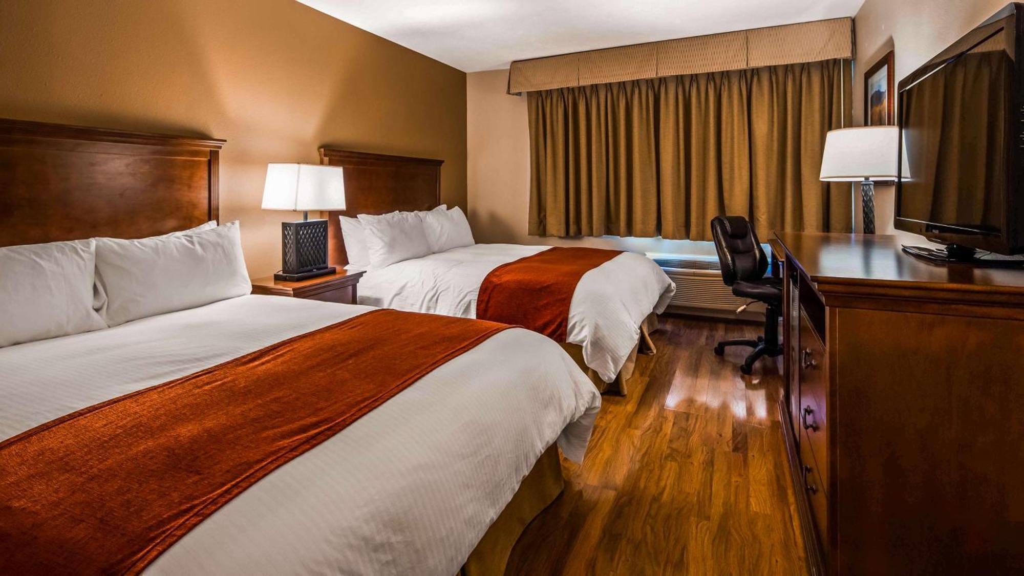 Queen Room Two Queen Beds Pet Friendly or Non-Smoking
