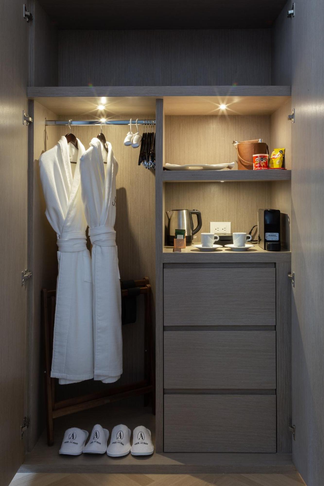 Deluxe Room King