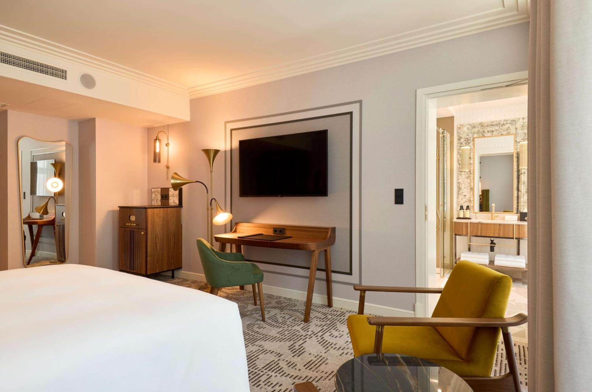 King Room - Courtyard