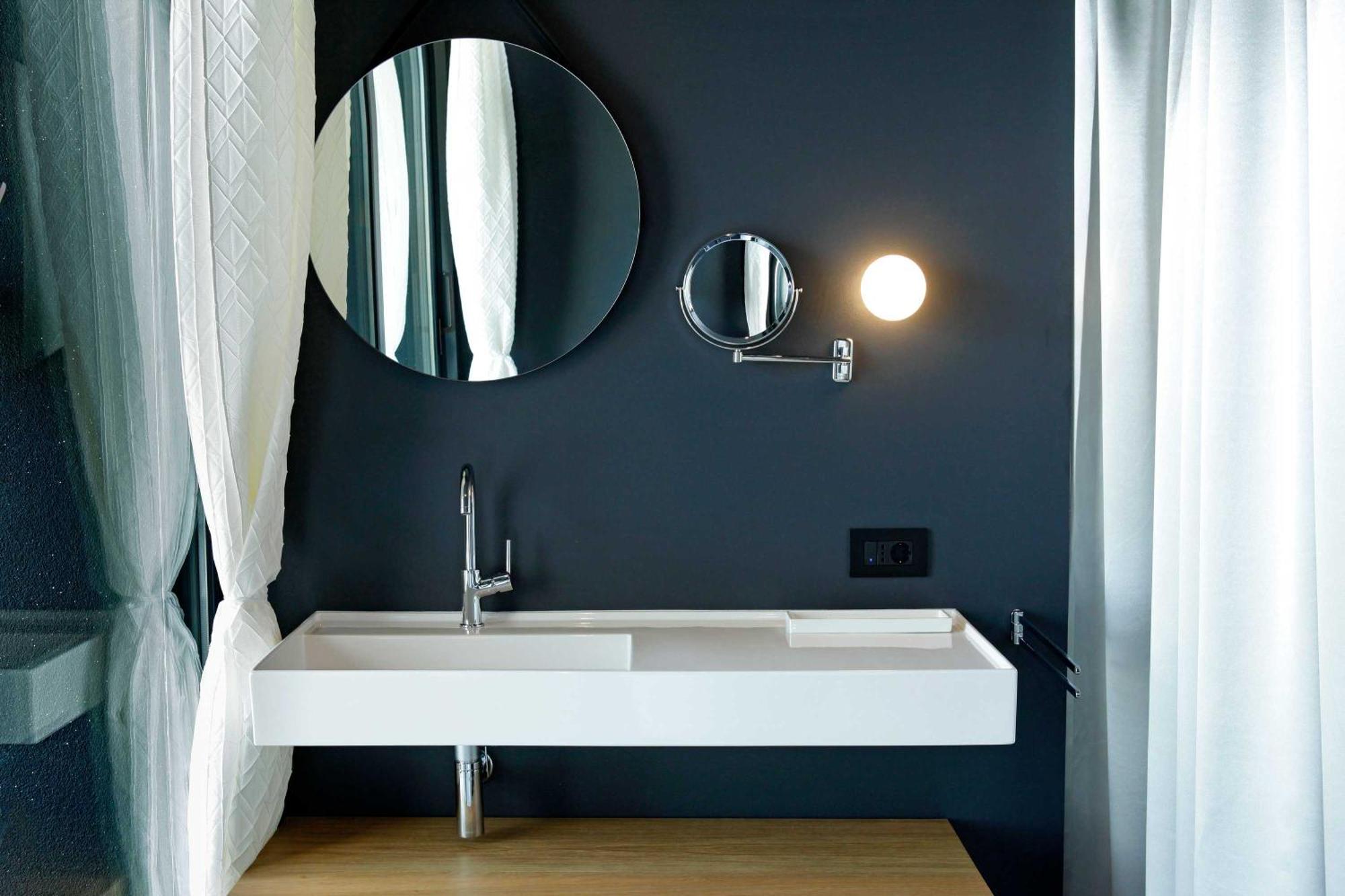 Superior Double Room Bath Balcony