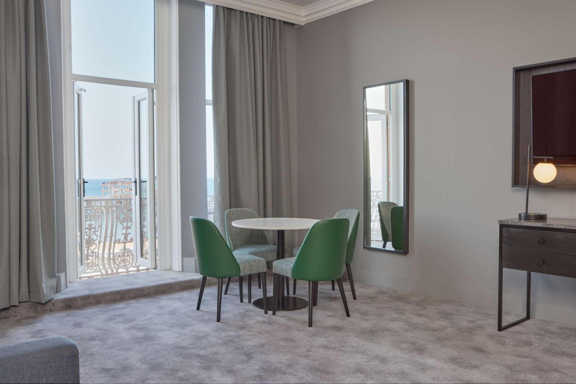 Suite met 1 Slaapkamer, Kingsize Bed, Balkon en Uitzicht