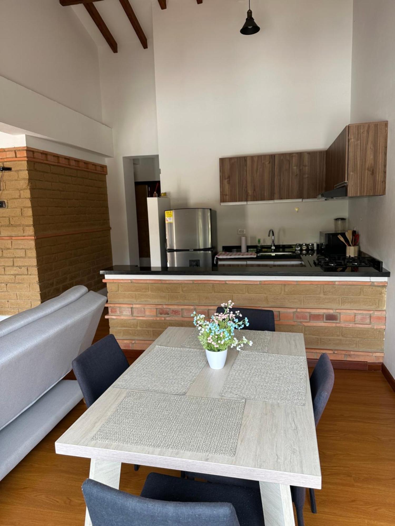 Apartamento con balcón