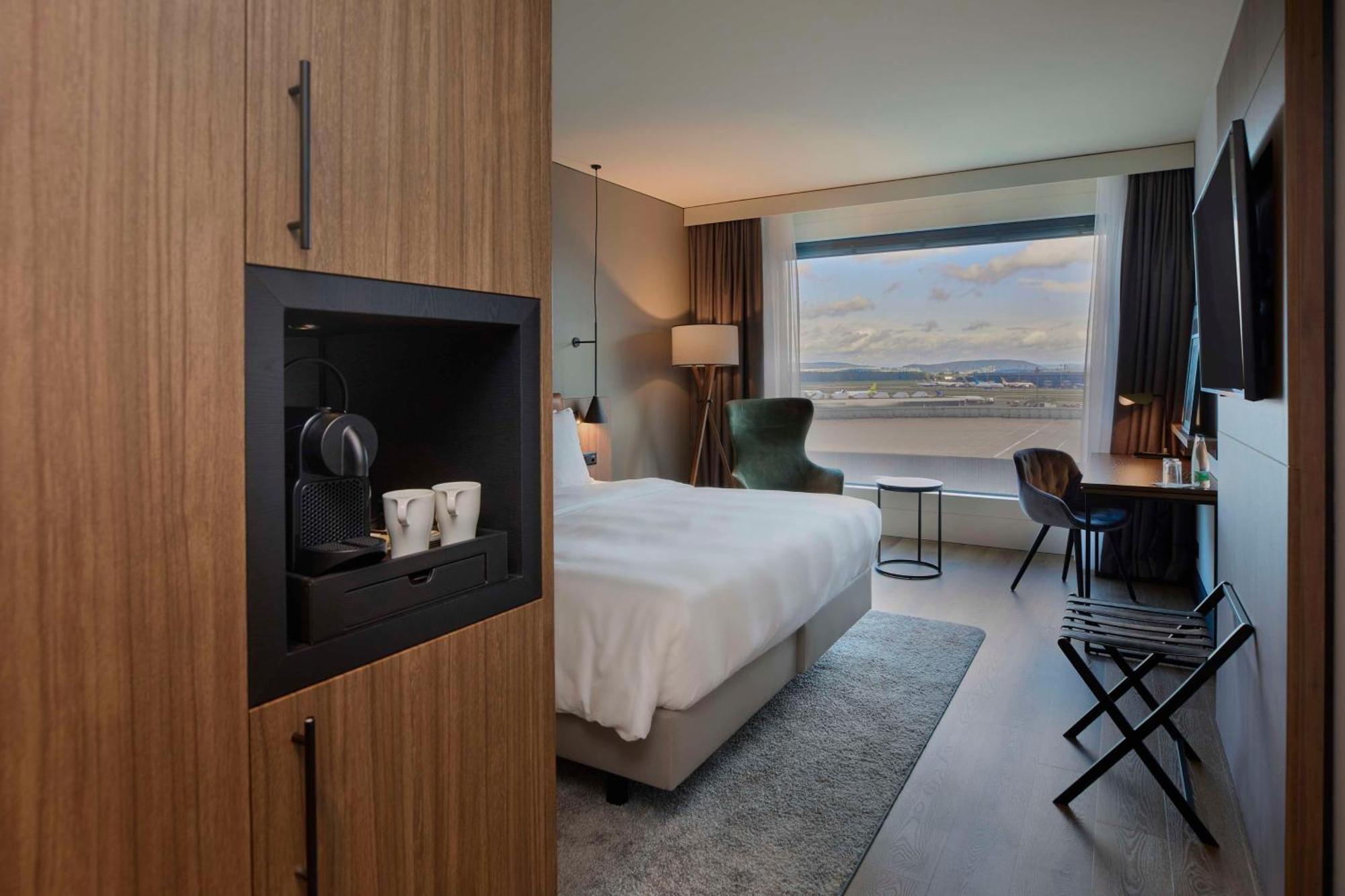 Premium Room with Airfield View