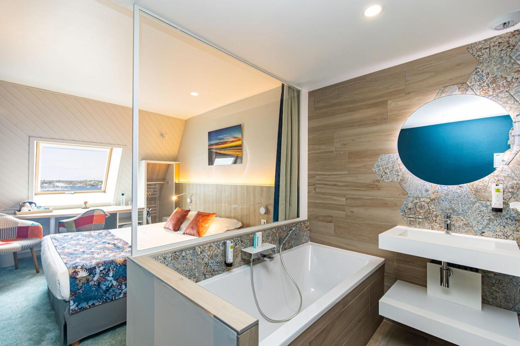 Romantic Double Room Sea View,1545146875:JPEG