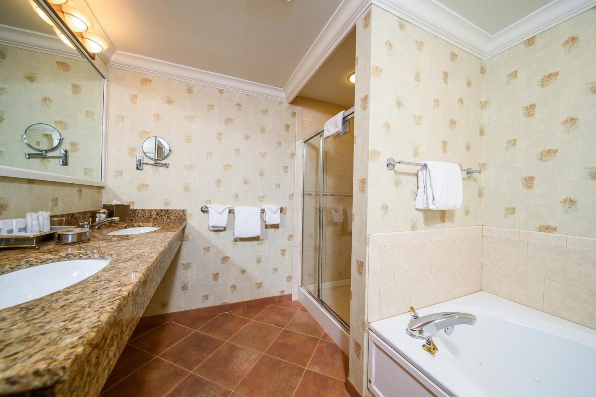 Spa Premier King Room Max Including Children
