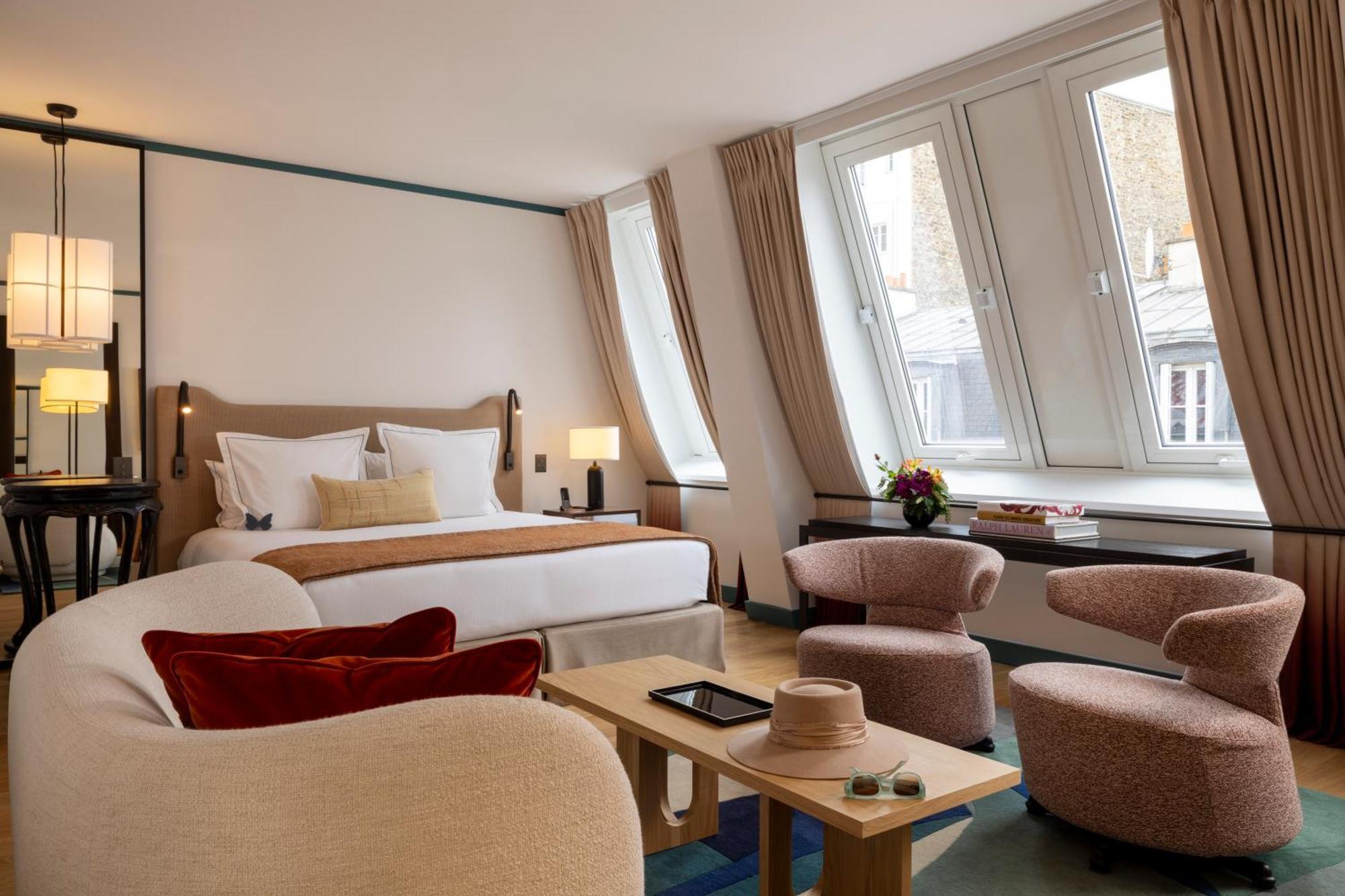 Suite Bottle of Champagne Spa & Fitness Access,1545889144:JPEG
