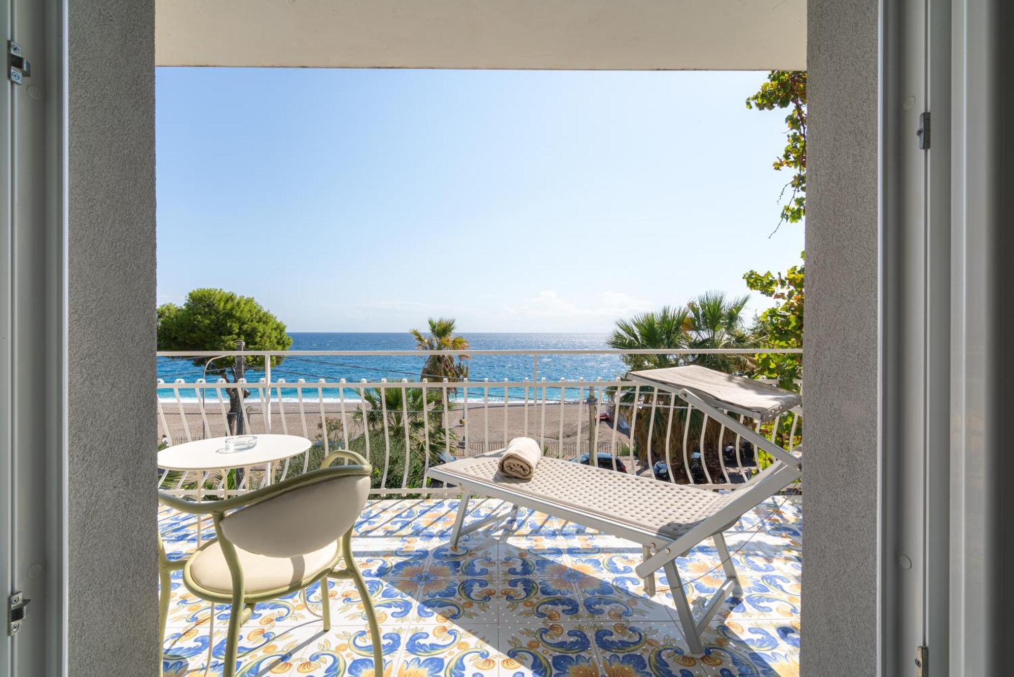 Deluxe Double or Twin Room with Sea View