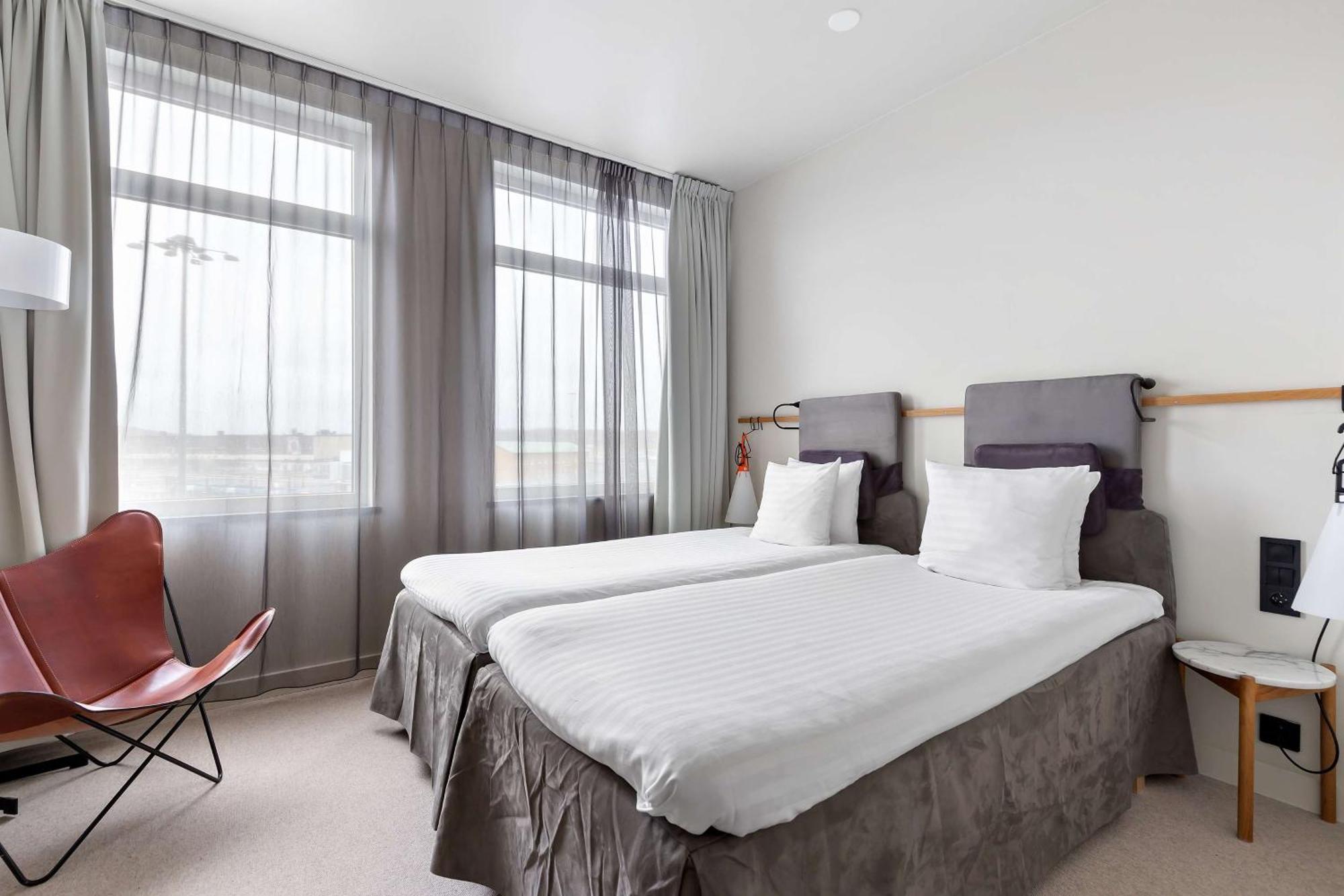 Standard Twin Room,1209875500:JPEG