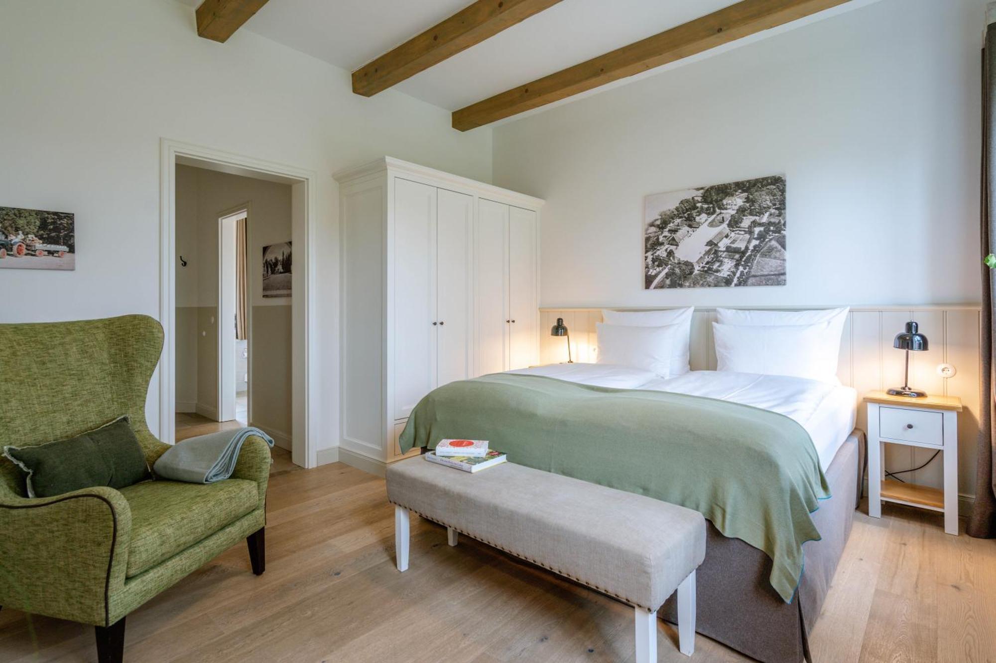 Double Room,1593911471:JPEG
