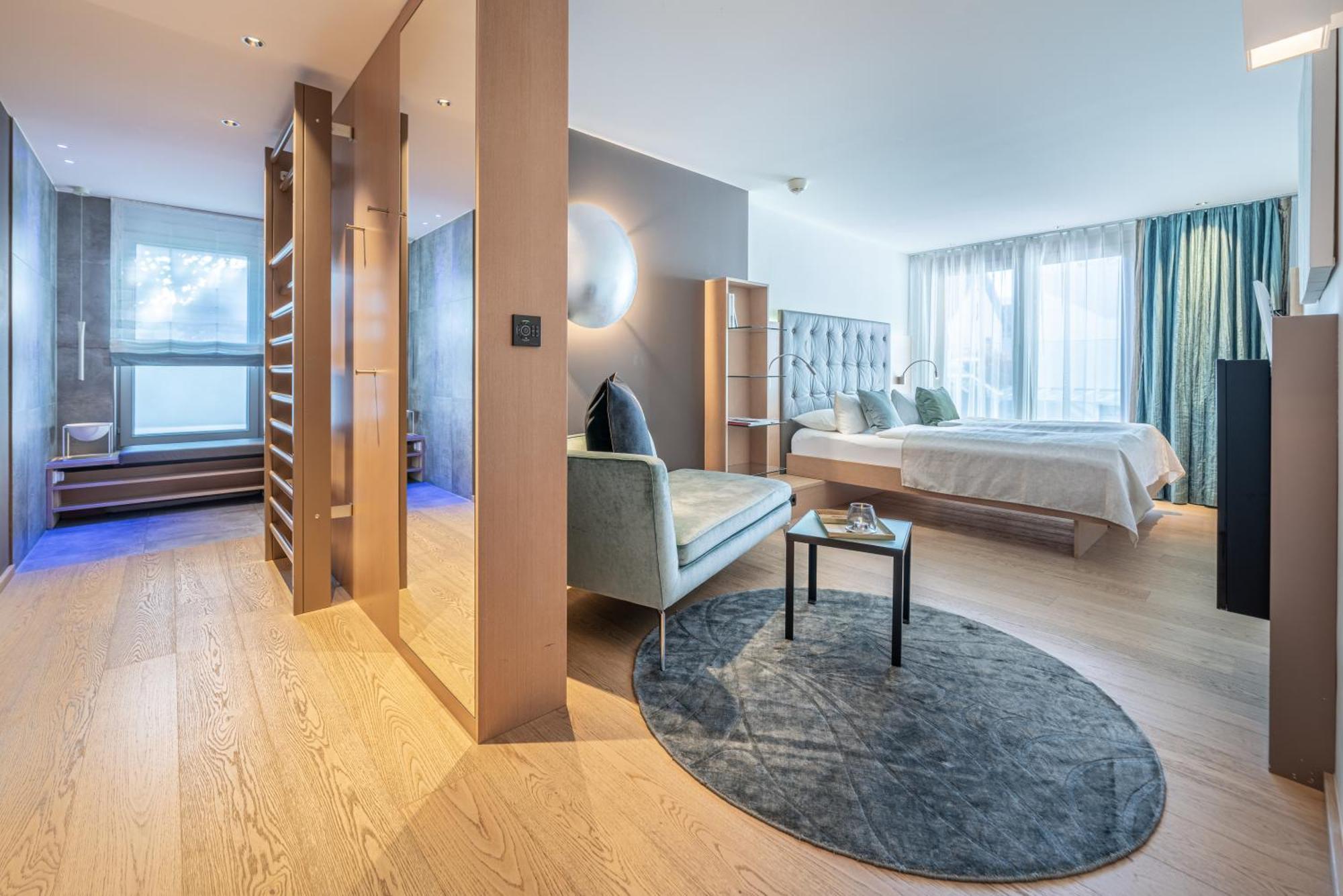 Comfort Suite with Fireplace