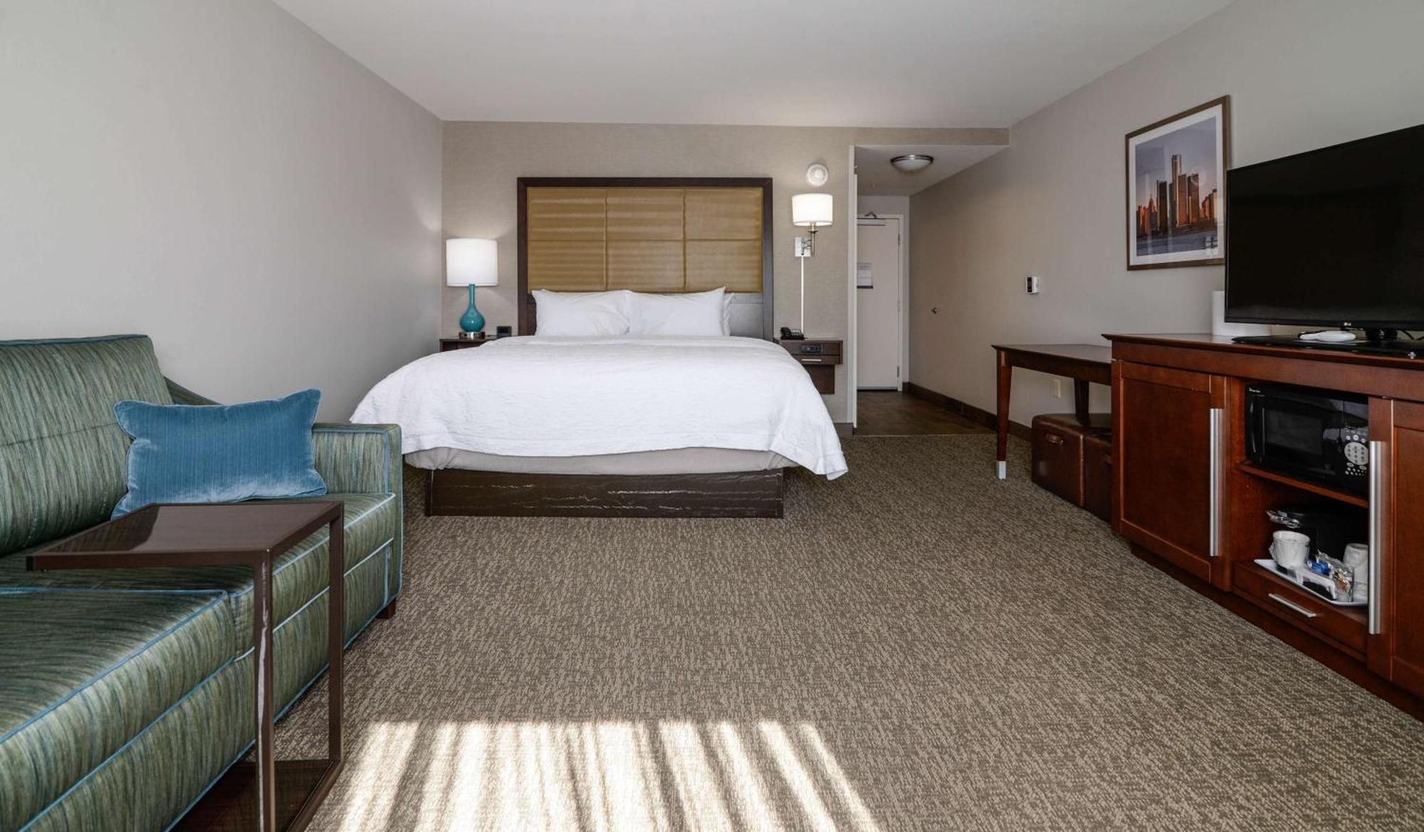 King Room with Sofa Bed - Non-Smoking