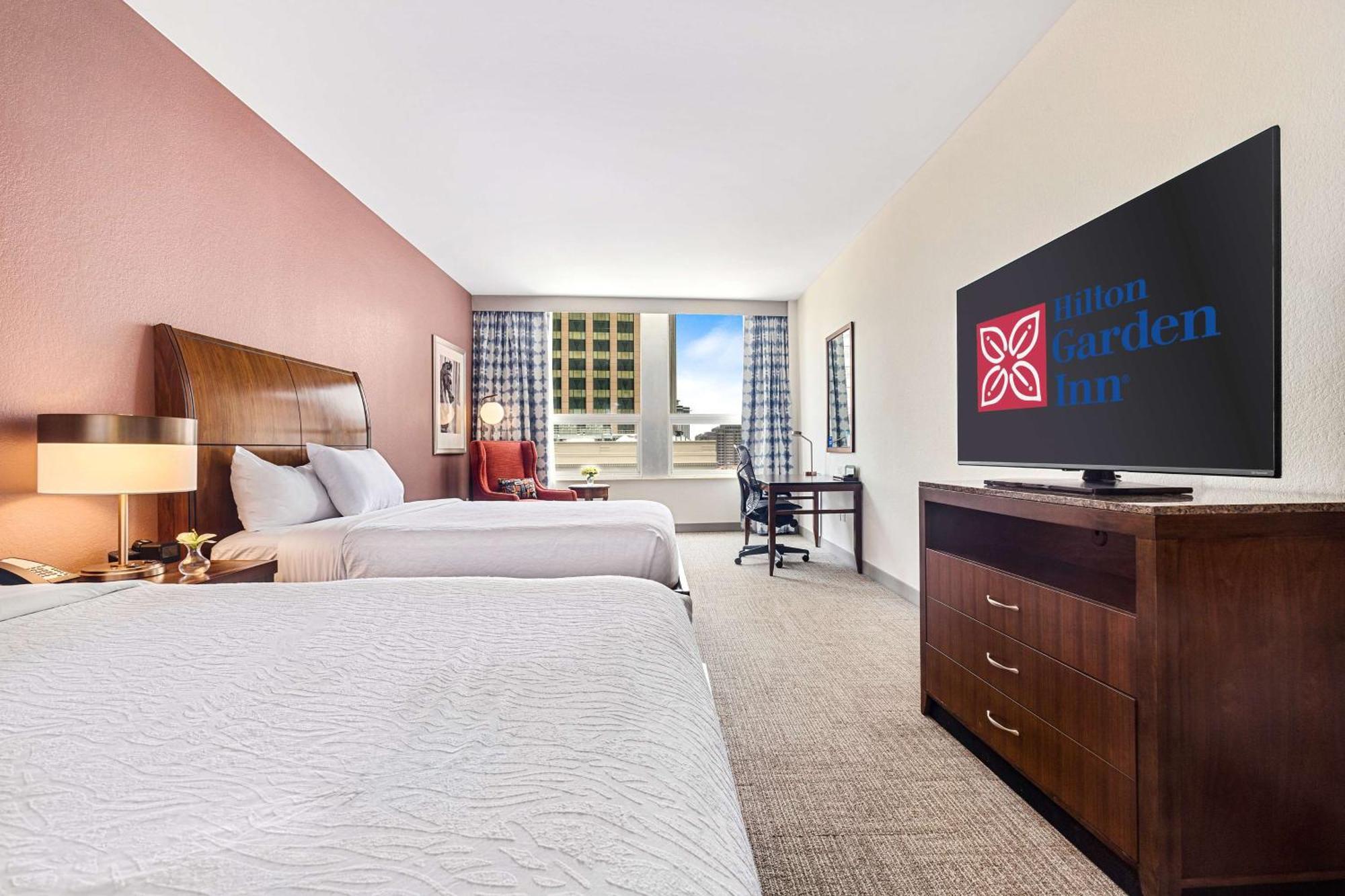 Queen Room Two Queen Beds Hearing Access