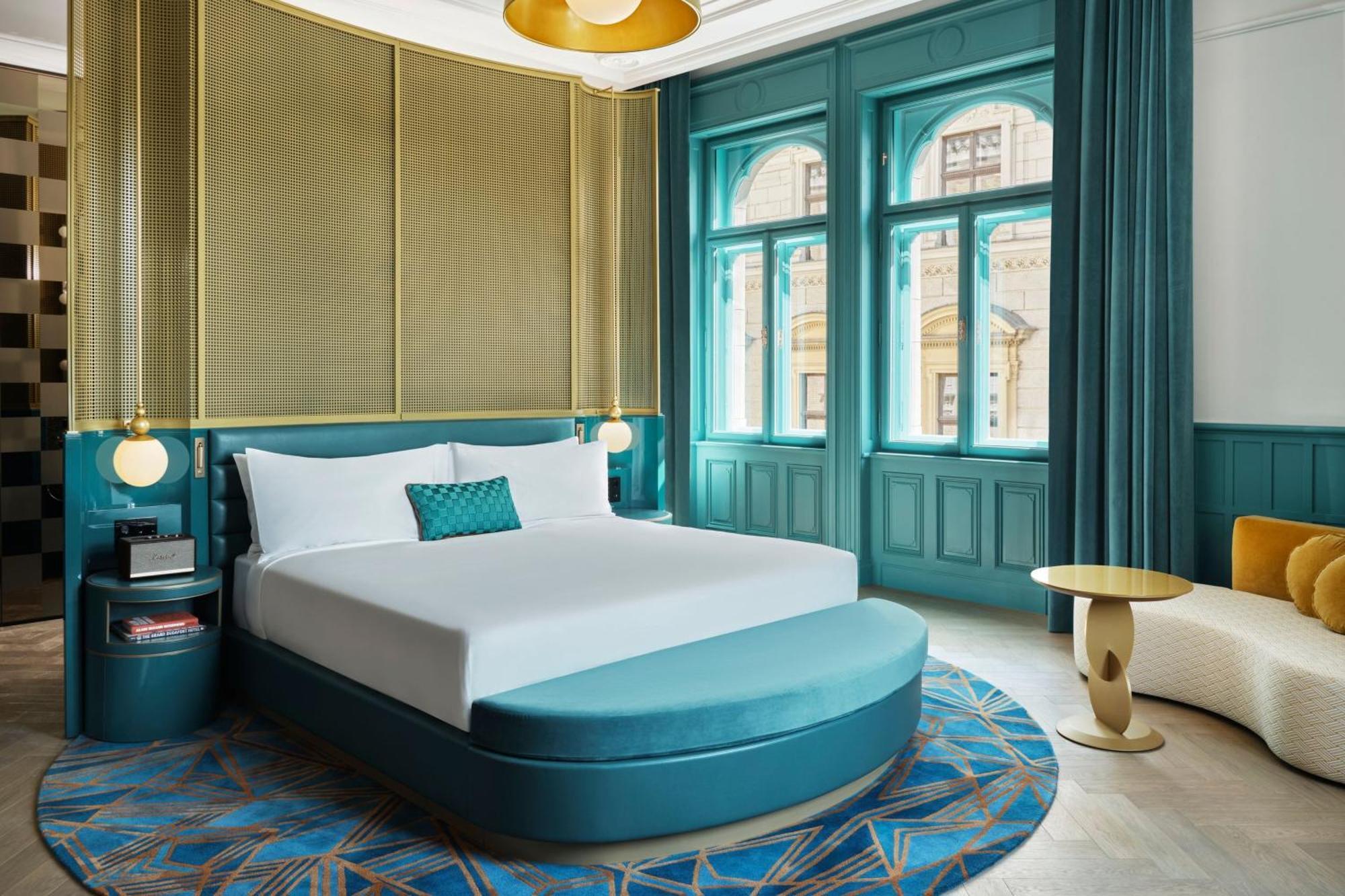 Suite Superior con cama extragrande y vistas a la ciudad