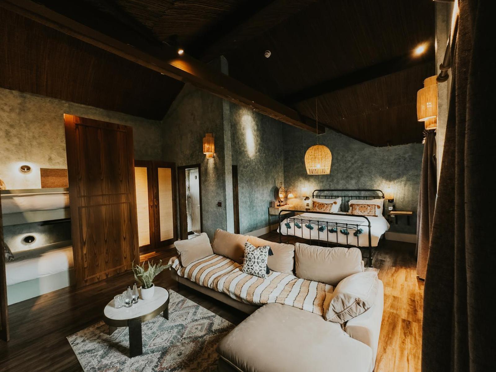 Courtyard Suite Hot Tub