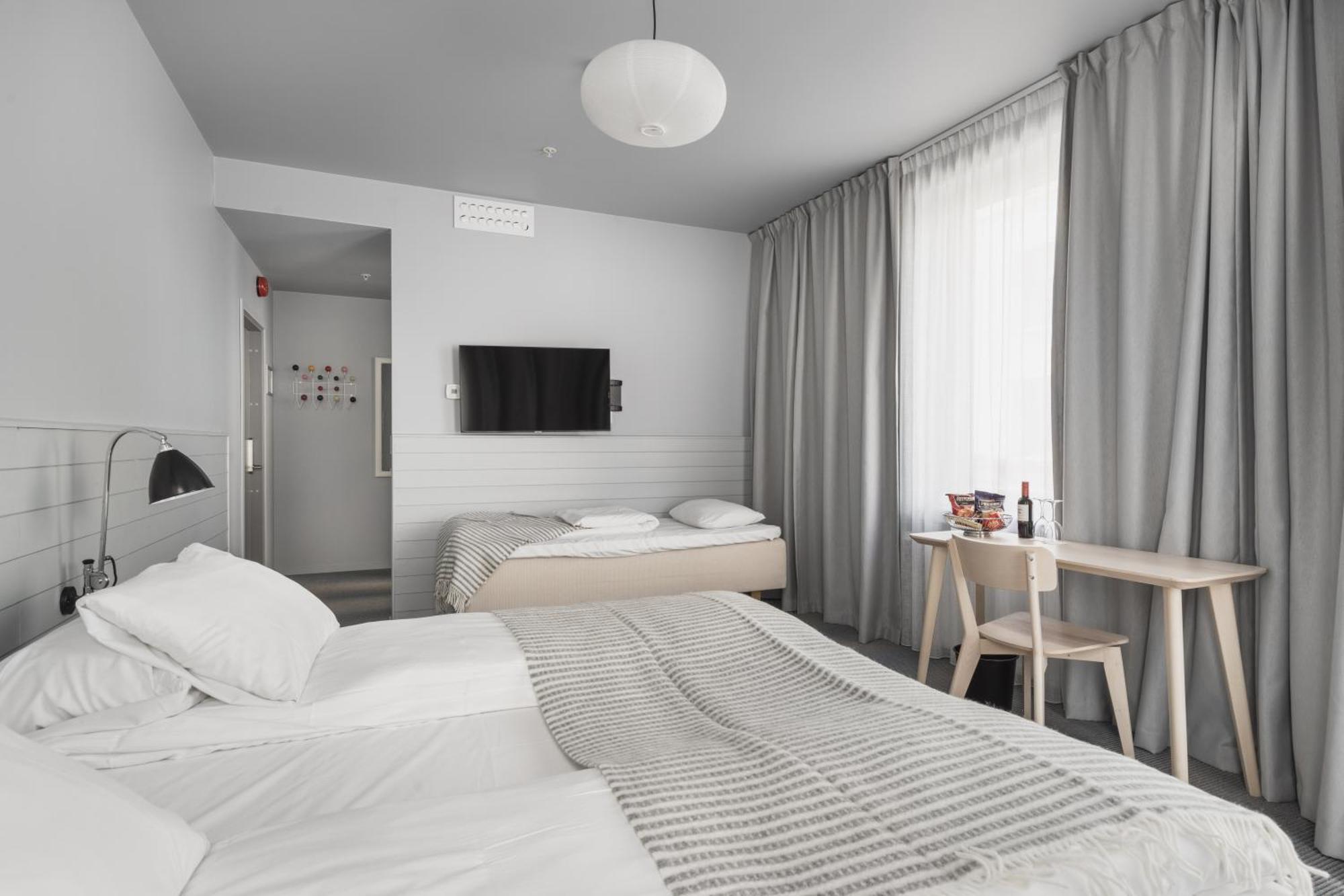 Standard Queen Room