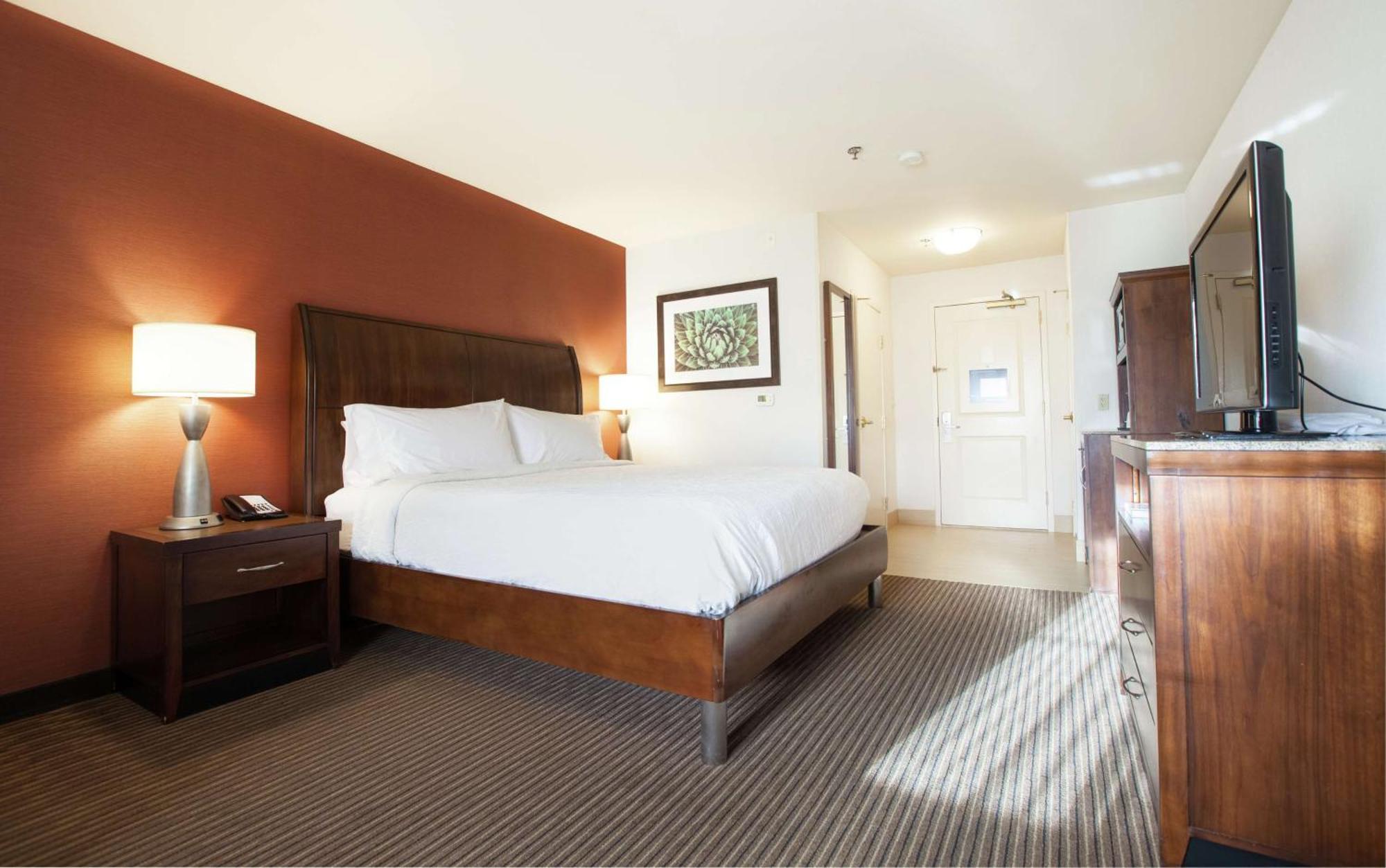 King Room with Tub - Mobility and Hearing Access