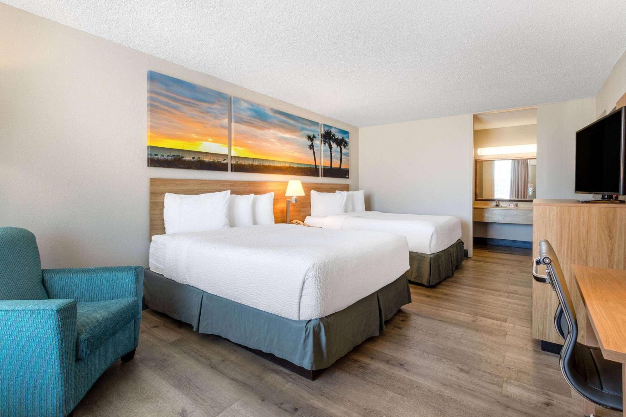 Queen Room with Two Queen Beds - Non-Smoking